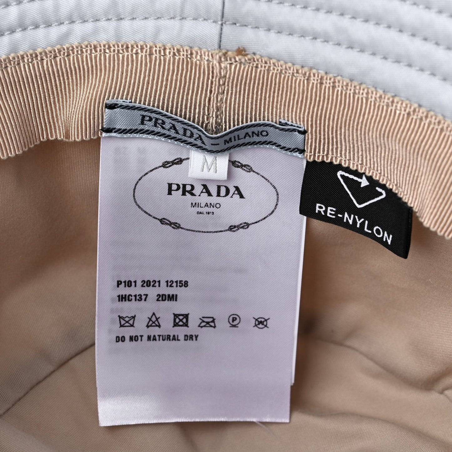 Re-Nylon Metal Triangle Logo Womens Bucket Hat M Fiordaliso