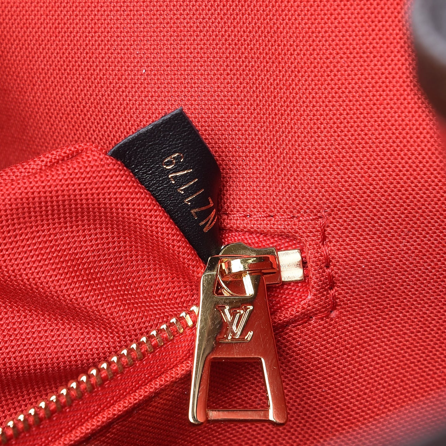 Reverse Monogram Giant Onthego GM