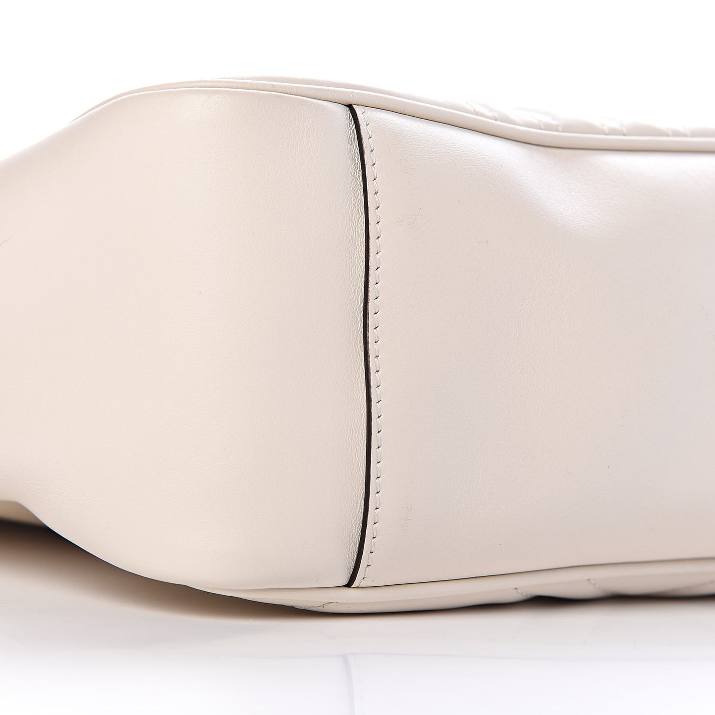 Calfskin Matelasse Large GG Marmont Shoulder Bag Mystic White
