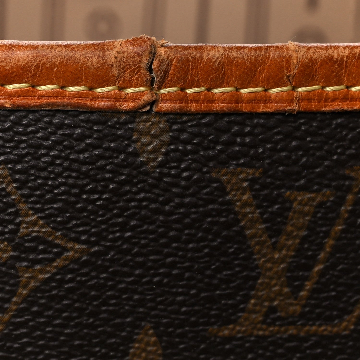 Louis Vuitton Monogram Neverfull MM 17 of 22