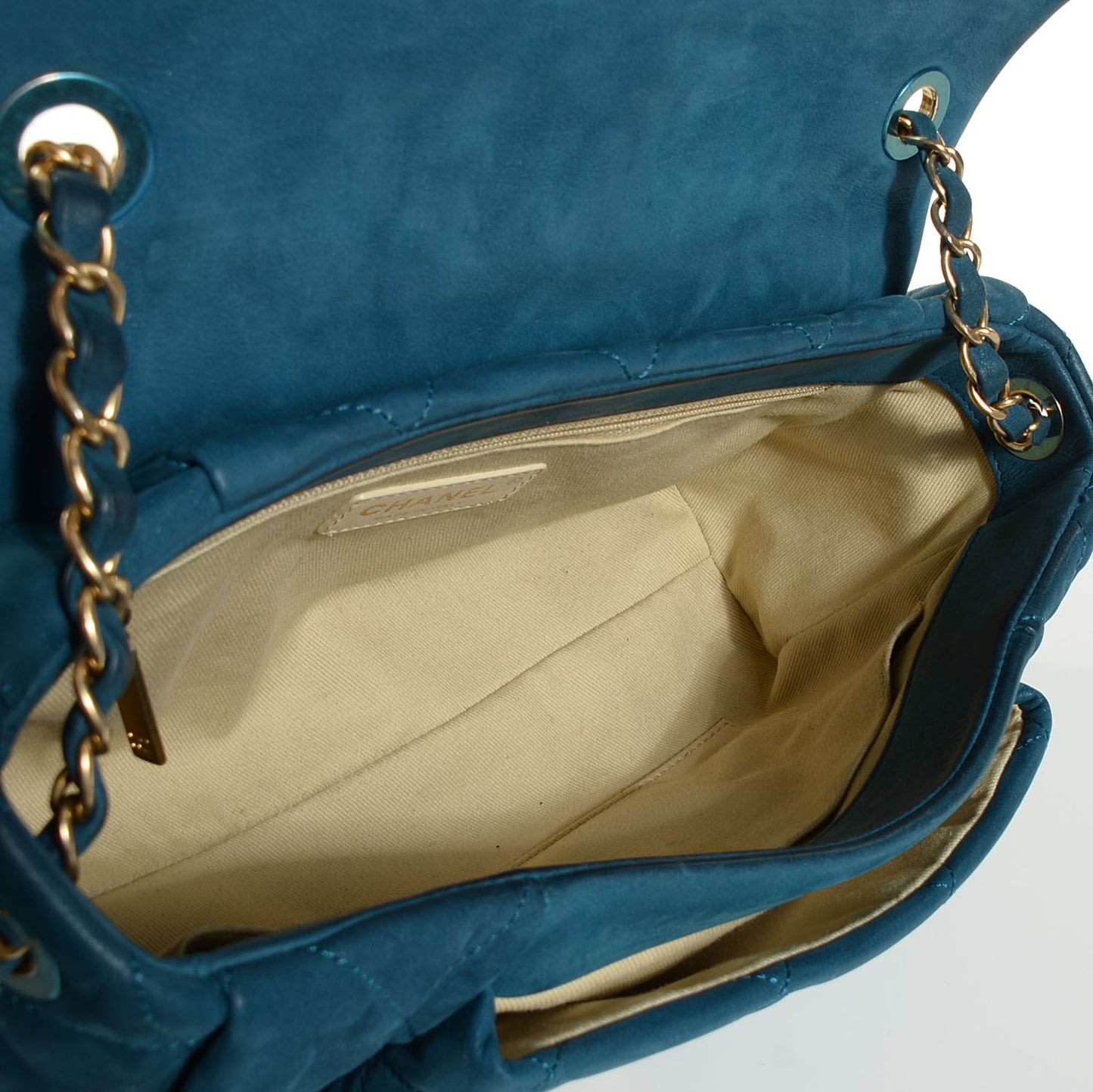 Iridescent Calfskin Large Chic Quilt Flap Dark Blue