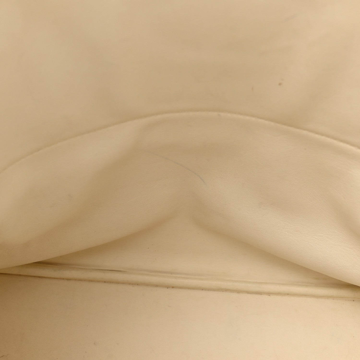 Hermes Taurillon Clemence Bolide 35 White 16 of 16