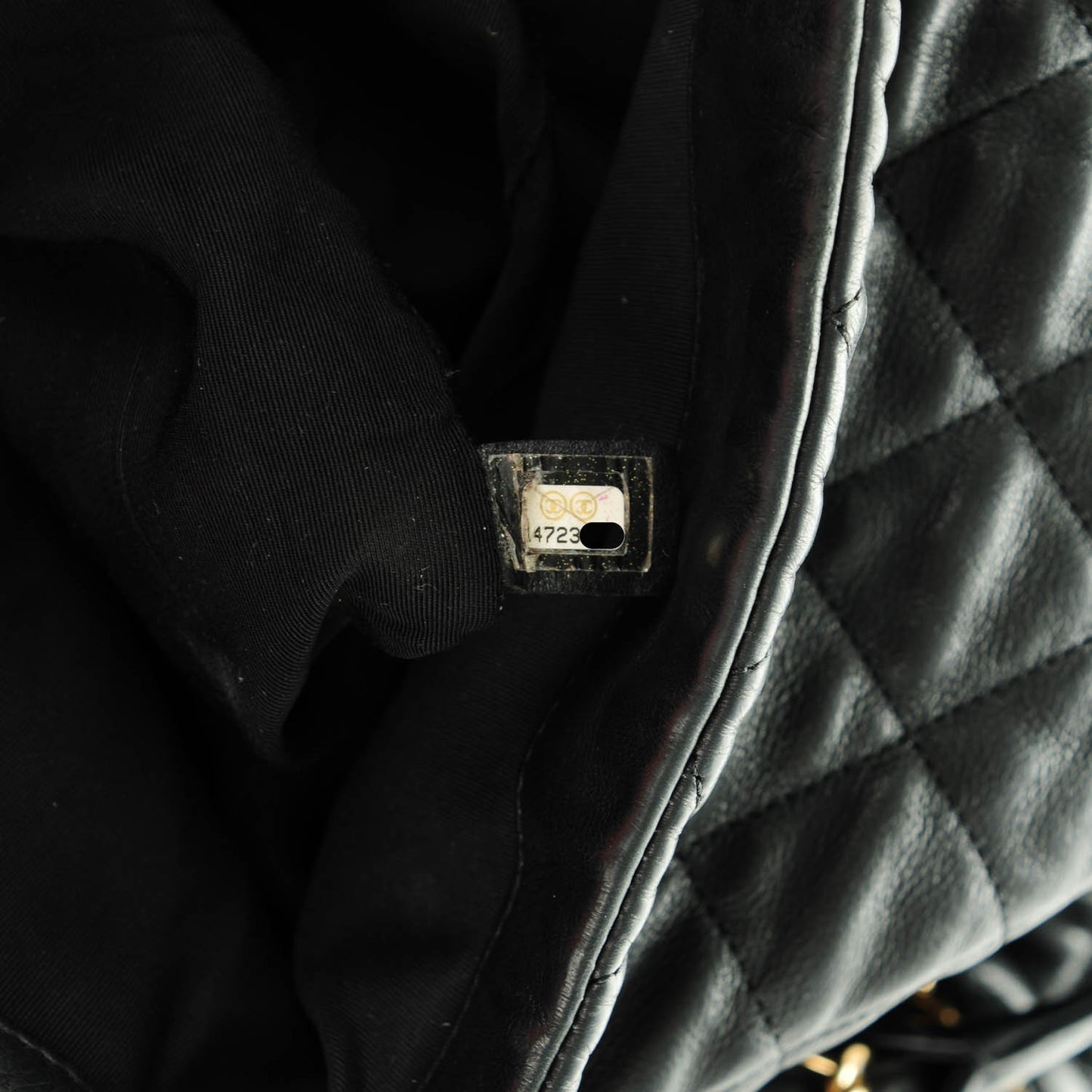 Calfskin Quilted Large Chain Me Hobo Black