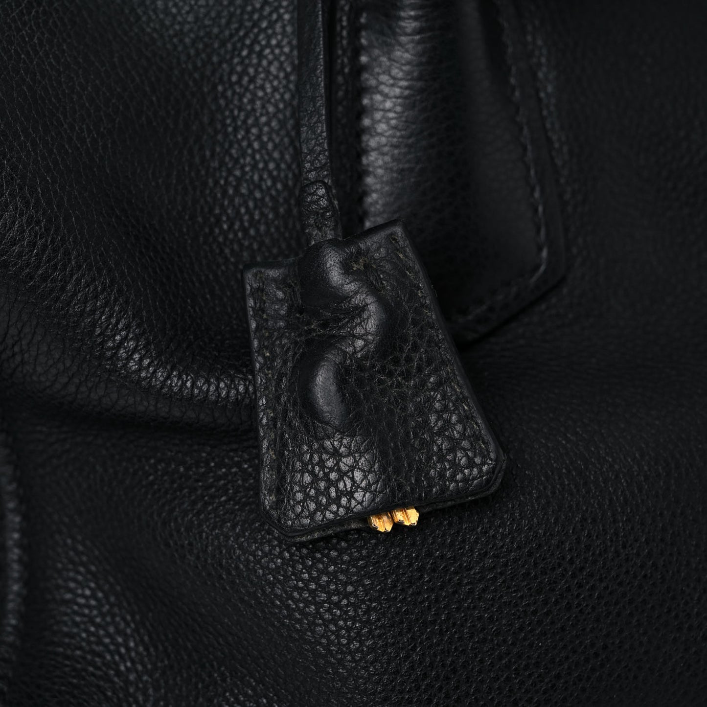 Vitello Grain Tote Black