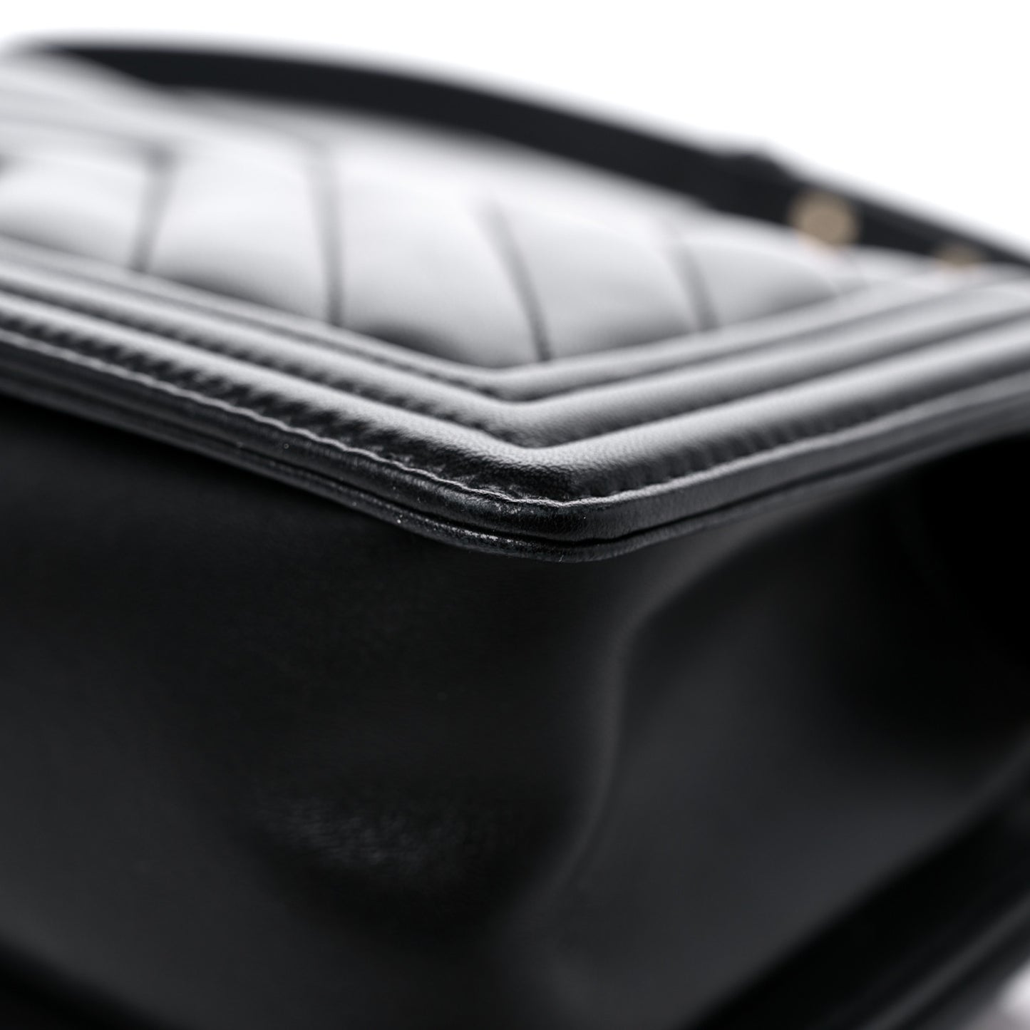 Lambskin Chevron Quilted Medium Boy Flap Black