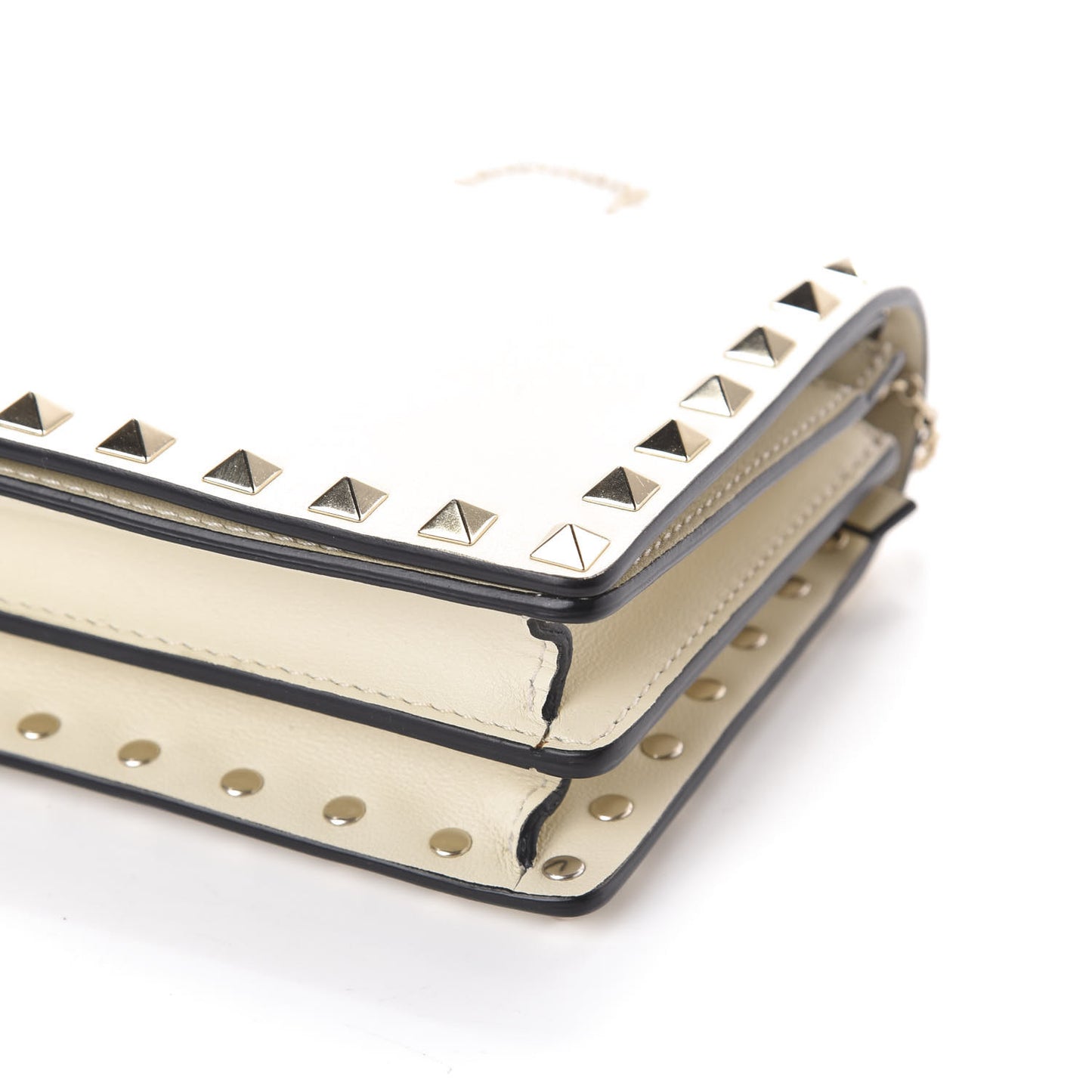 Vitello Rockstud Wallet on Chain Ivory