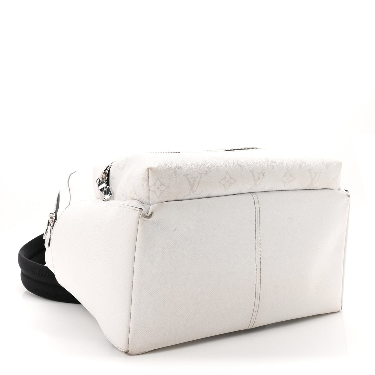 Taiga Monogram Discovery Backpack PM White