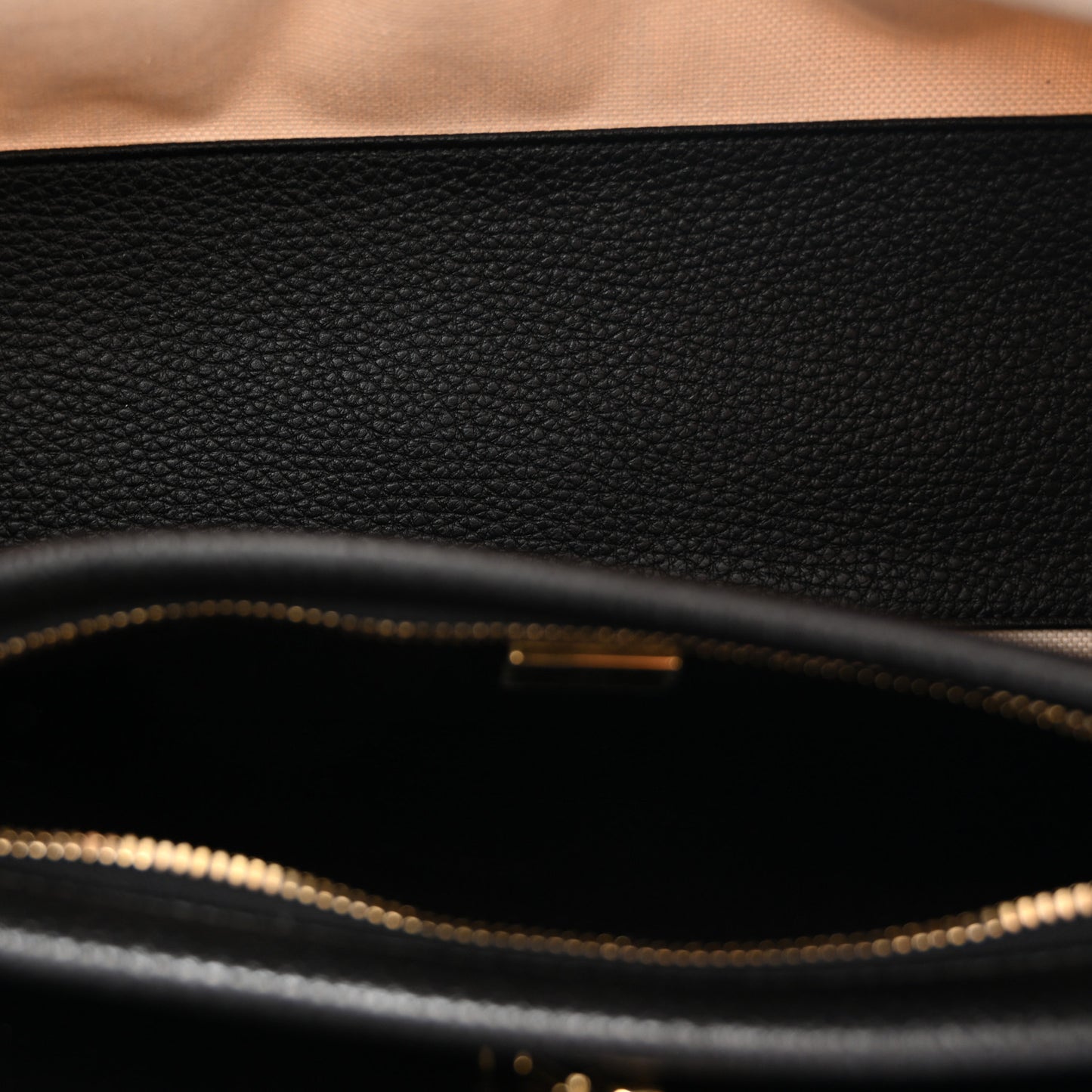 Grained Calfskin Boucle Urban Essentials Small Shopping Bag Ecru Black