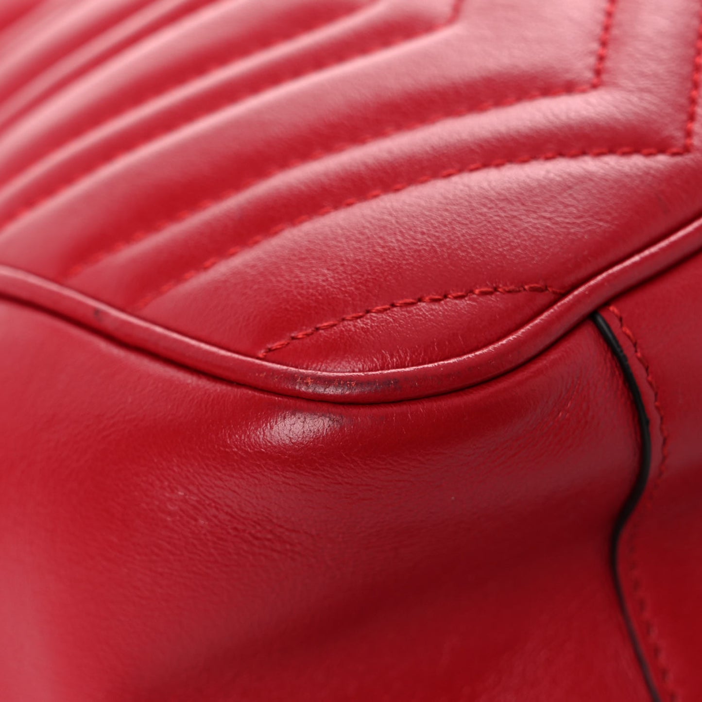 Calfskin Matelasse Large GG Marmont Shoulder Bag Hibiscus Red