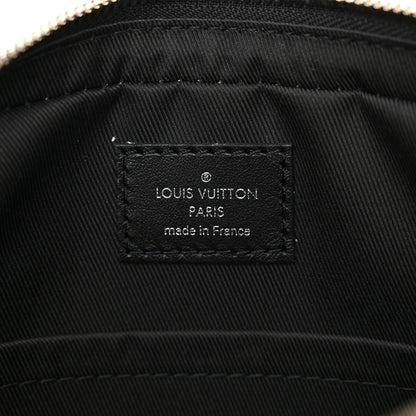 Louis Vuitton Damier Graphite 3D Trio Messenger 6 of 9