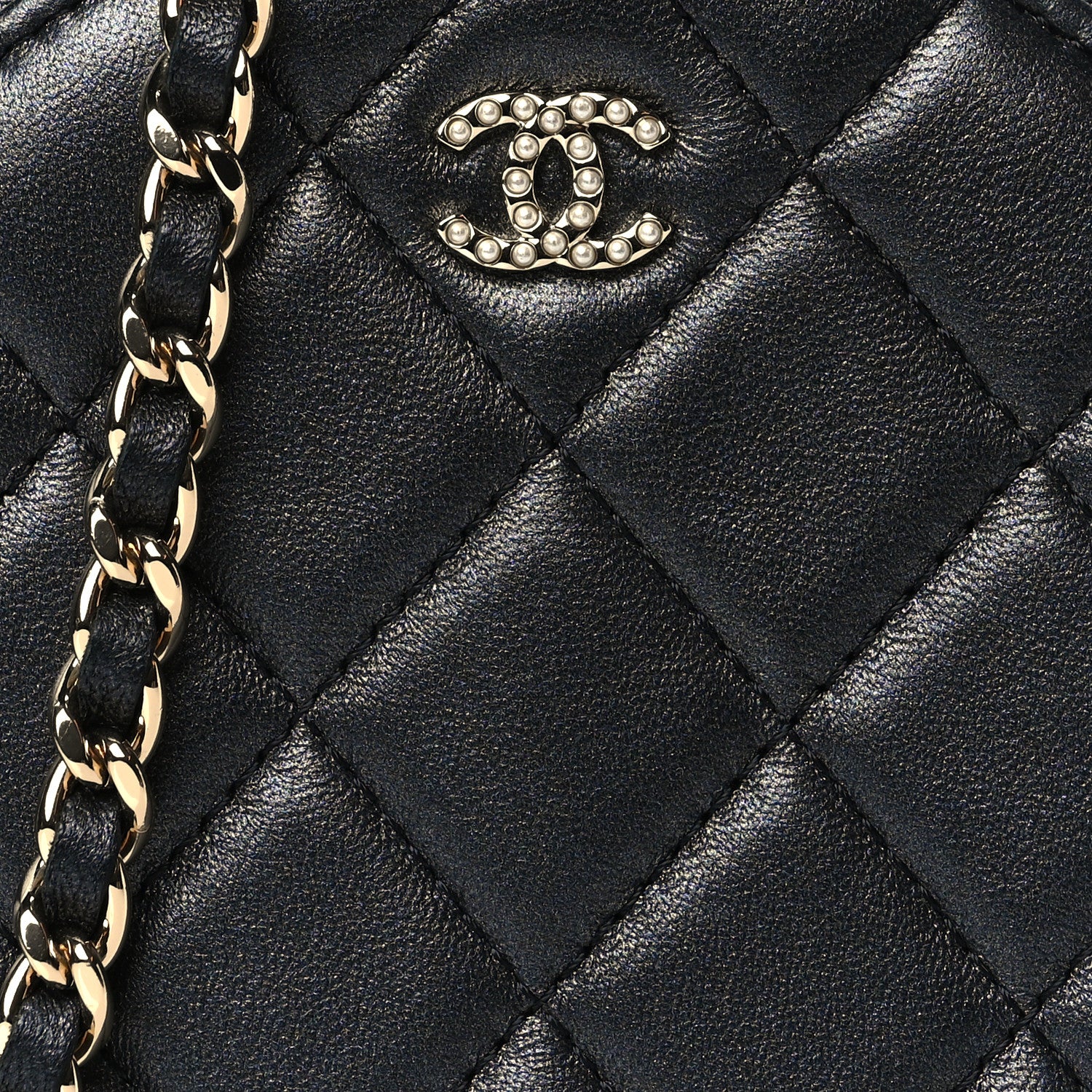 Chanel Iridescent Lambskin Quilted Pearl Round Clutch With Chain Black 8 of 11