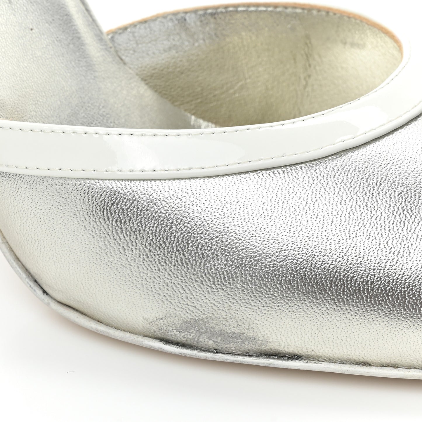 Laminated Lambskin Patent Cap Toe CC Turn-Lock Pumps 40 Silver White