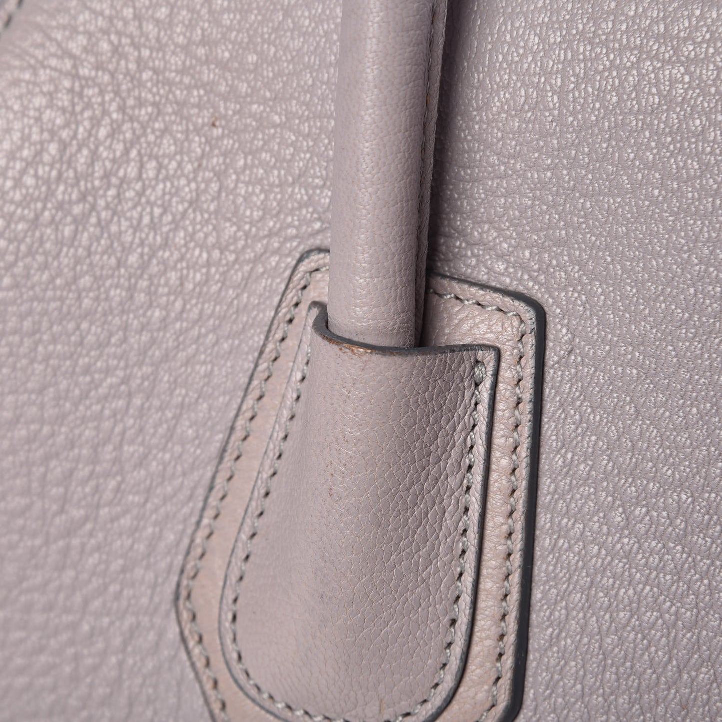 Sugar Goatskin Medium Antigona Pearl Grey