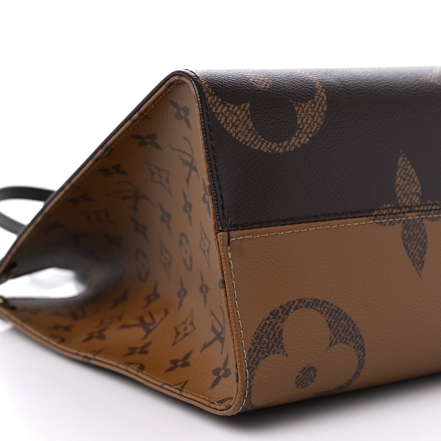 Reverse Monogram Giant Onthego MM