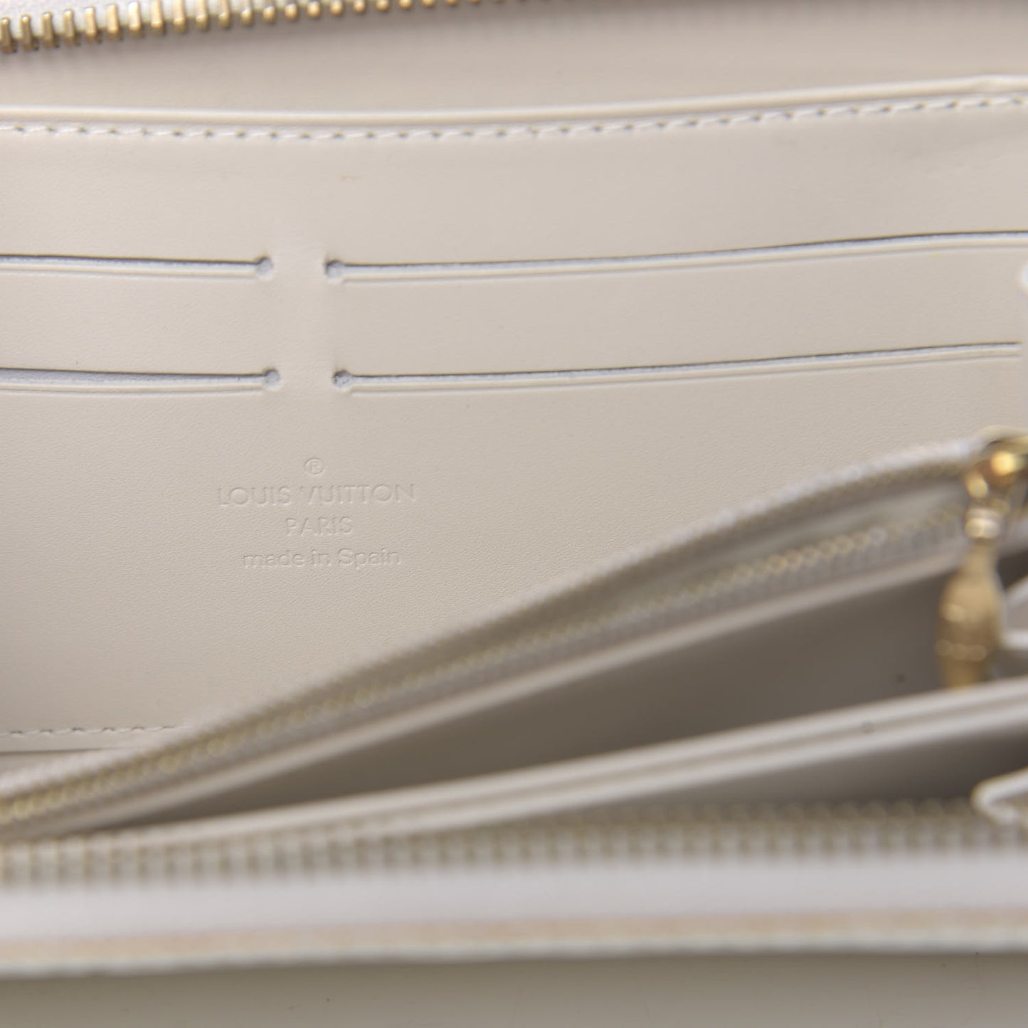 Vernis Zippy Wallet Perle