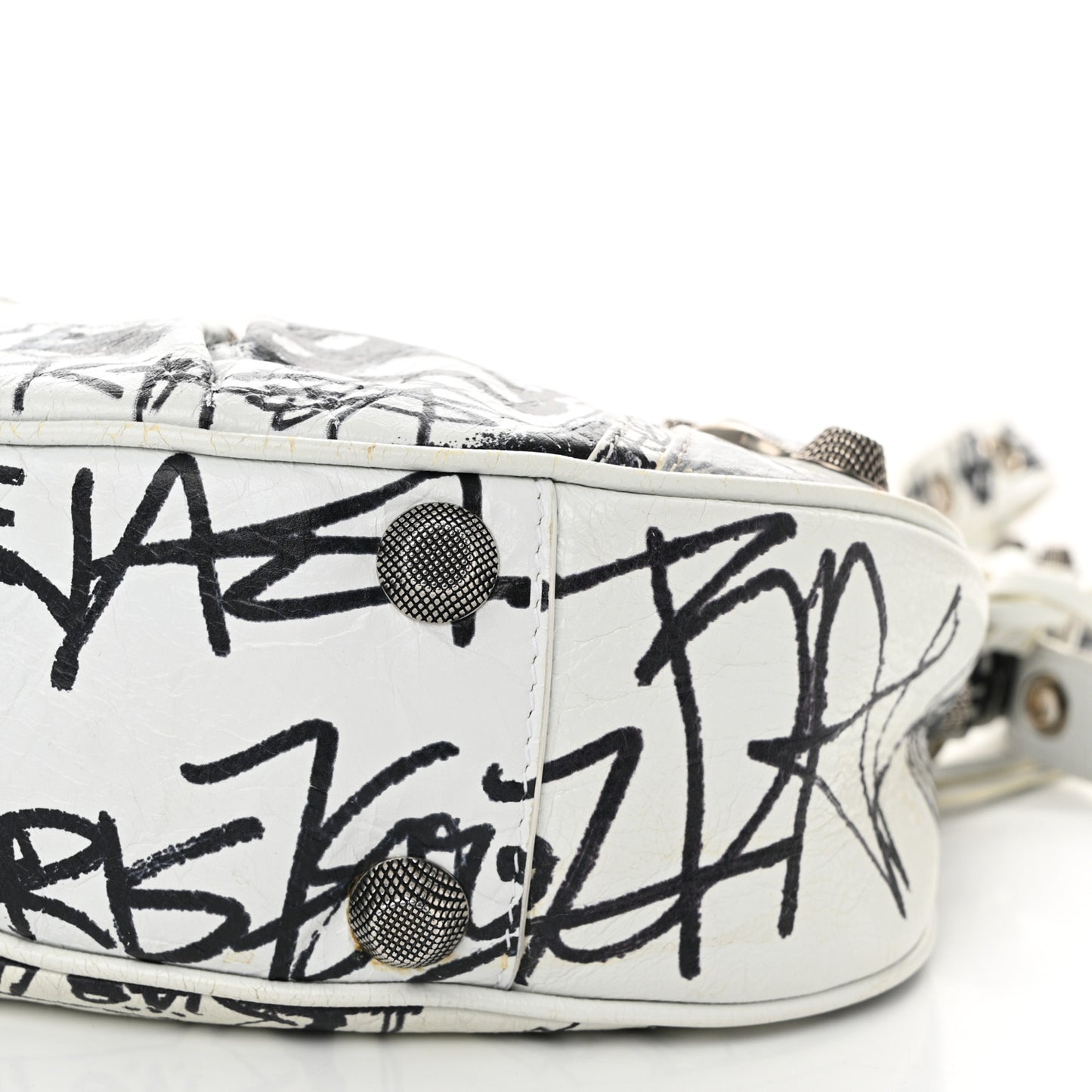 Agneau Arena Graffiti Small Le Cagole Shoulder Bag White Black