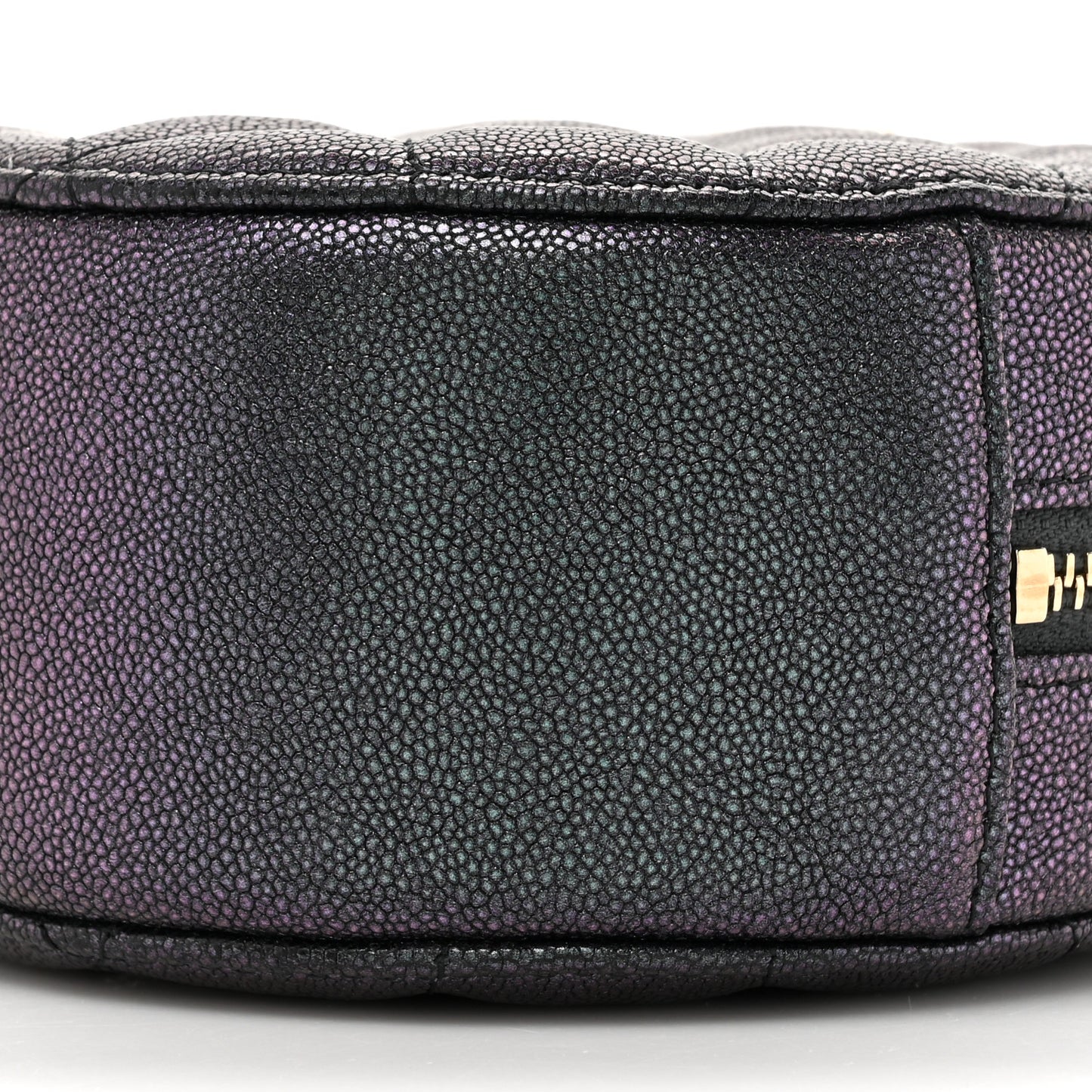 Iridescent Caviar Quilted Round Clutch With Chain Black