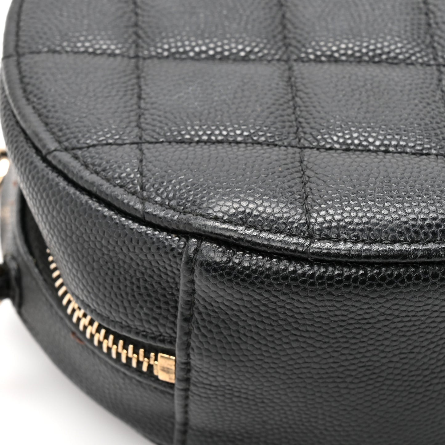 Caviar Quilted Round Clutch With Chain Black