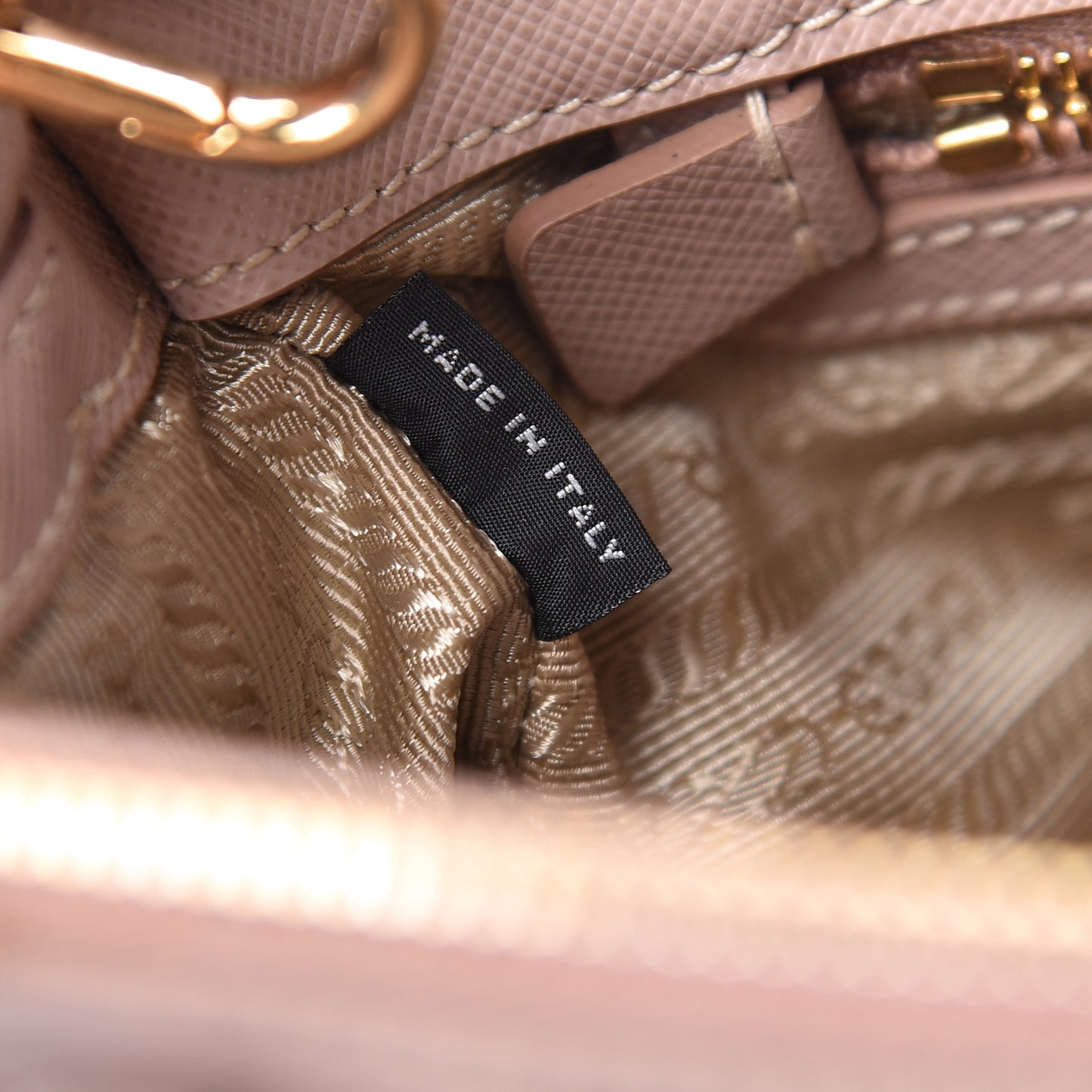 Saffiano Small Galleria Double Zip Tote Cammeo