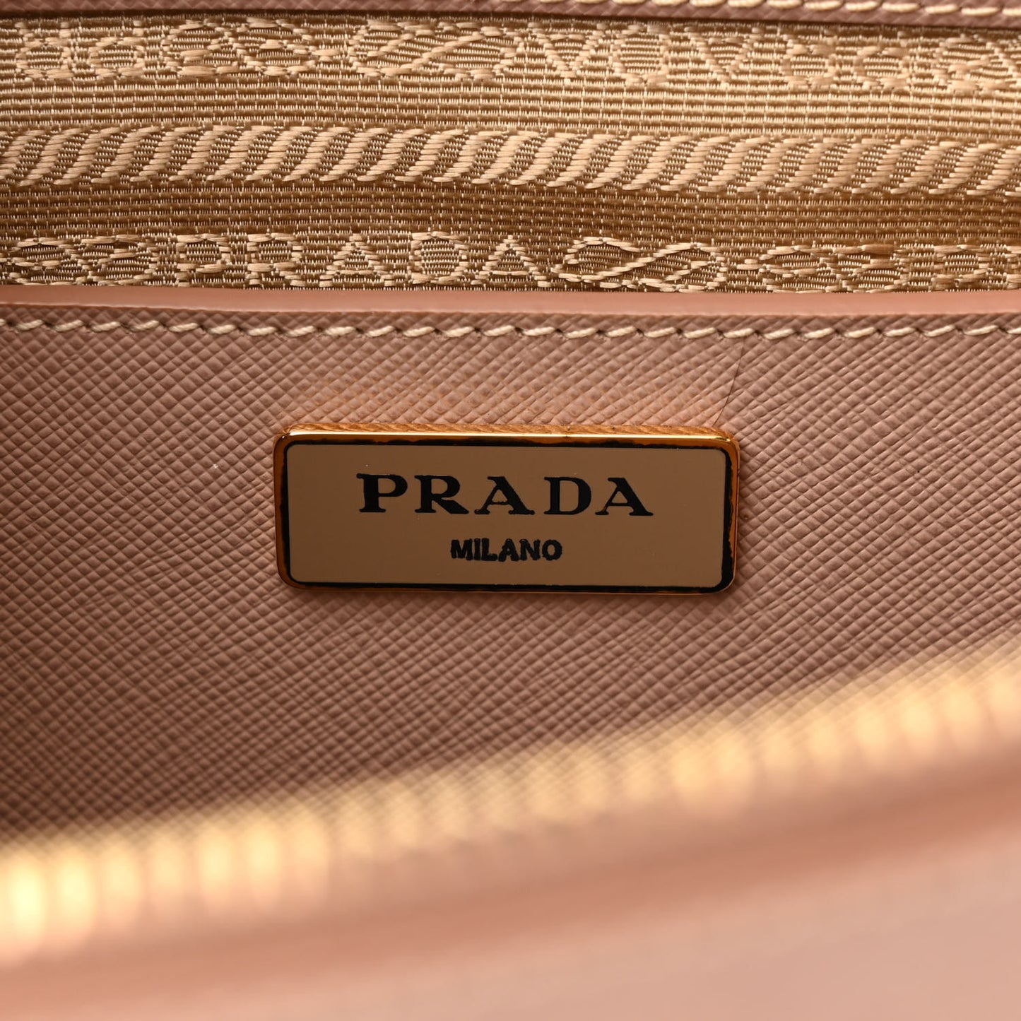 Saffiano Lux Galleria Double Zip Tote Cammeo