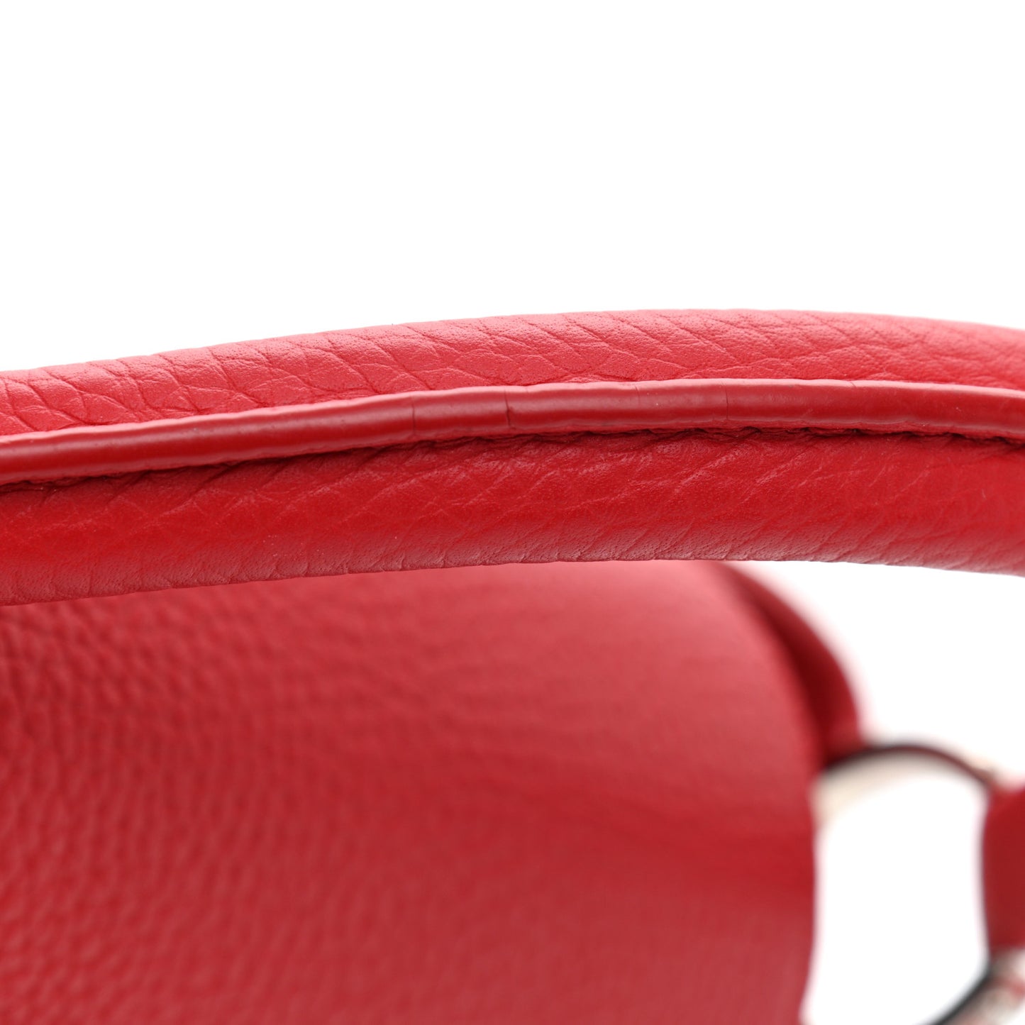 Taurillon Capucines PM Scarlet