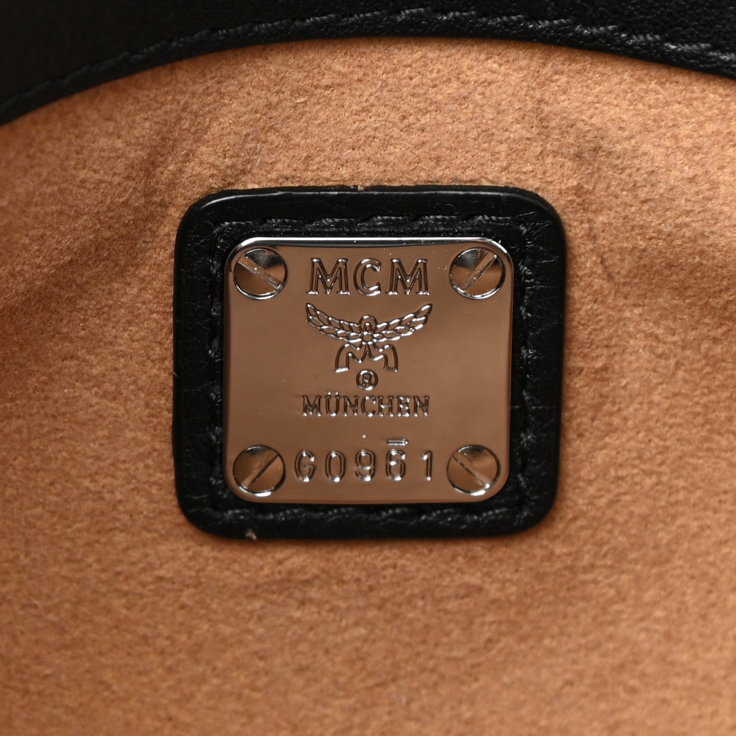 MCM Calfskin Ottomar Wallet On Chain Black 6 of 10
