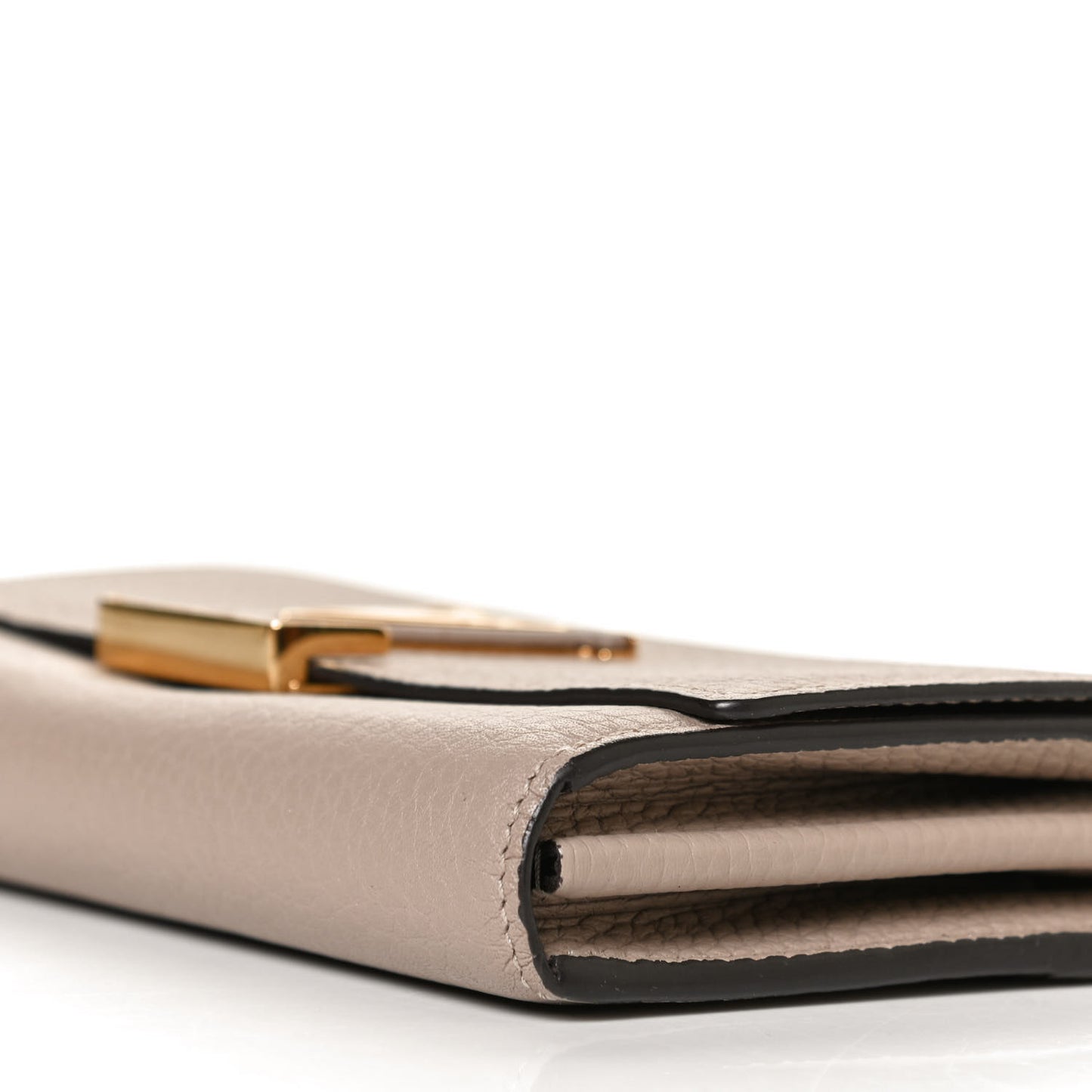 Taurillon Capucines Wallet Galet