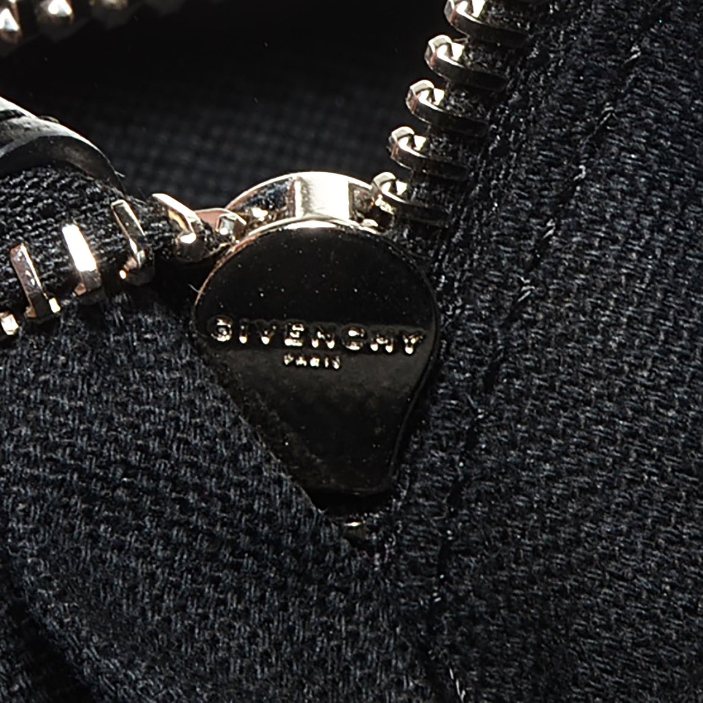 Shiny Lord Calfskin Medium Antigona Black