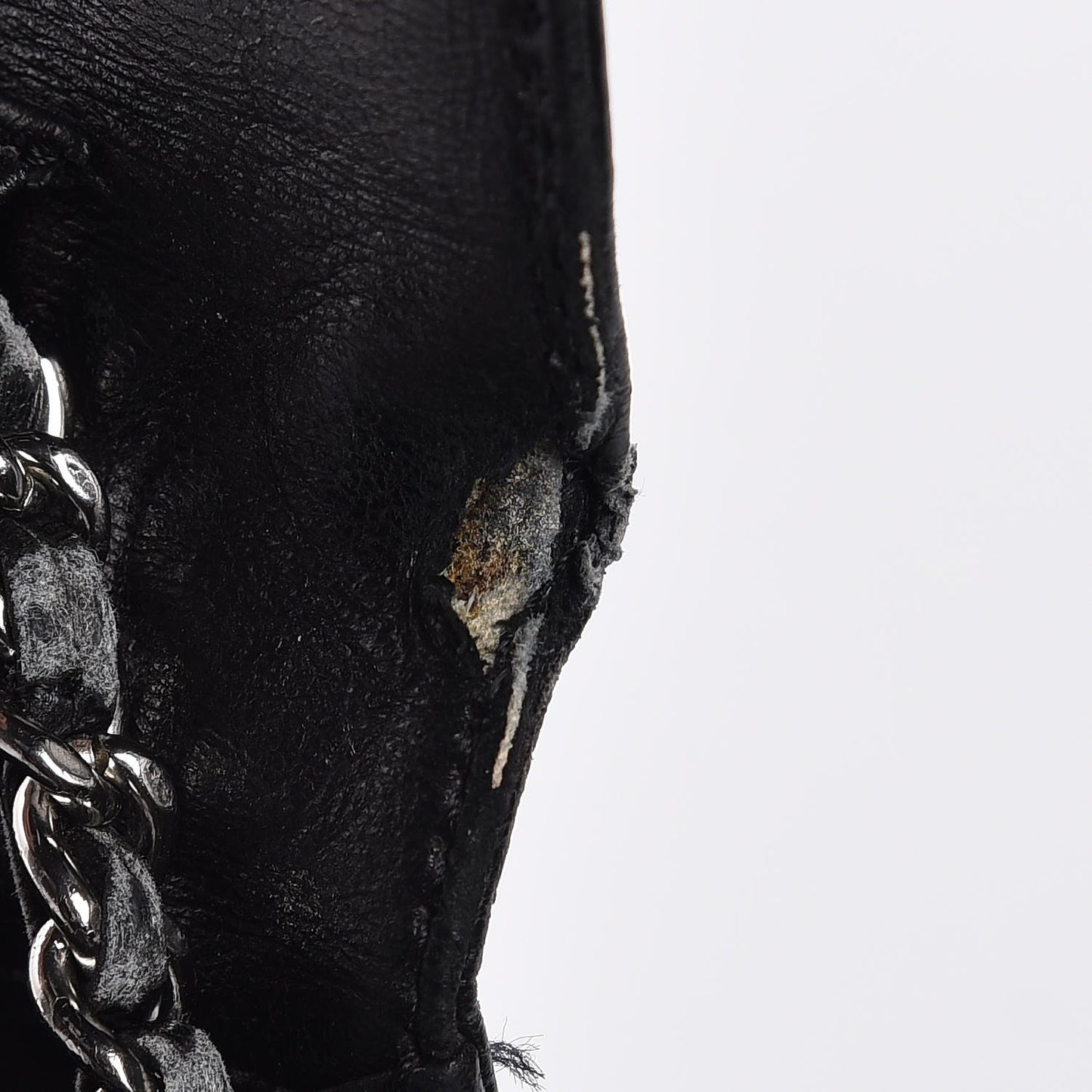 Caviar CC Wallet on Chain Black