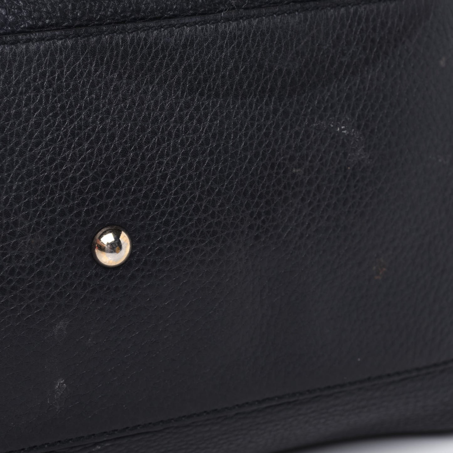 Pebbled Calfskin Medium Soho Boston Black
