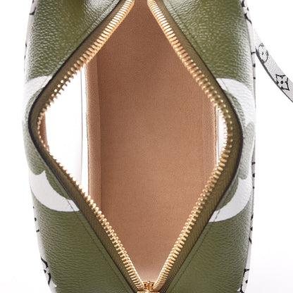 Louis Vuitton Monogram Giant Beach Pouch Kaki 7 of 10