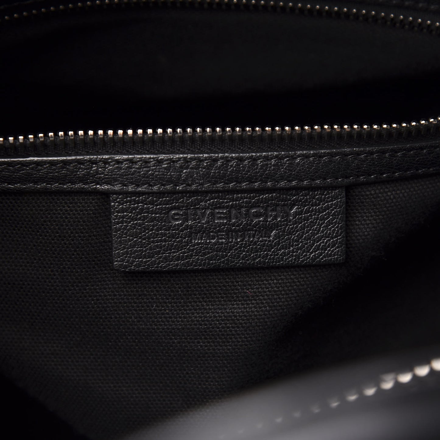 Sugar Goatskin Medium Antigona Black
