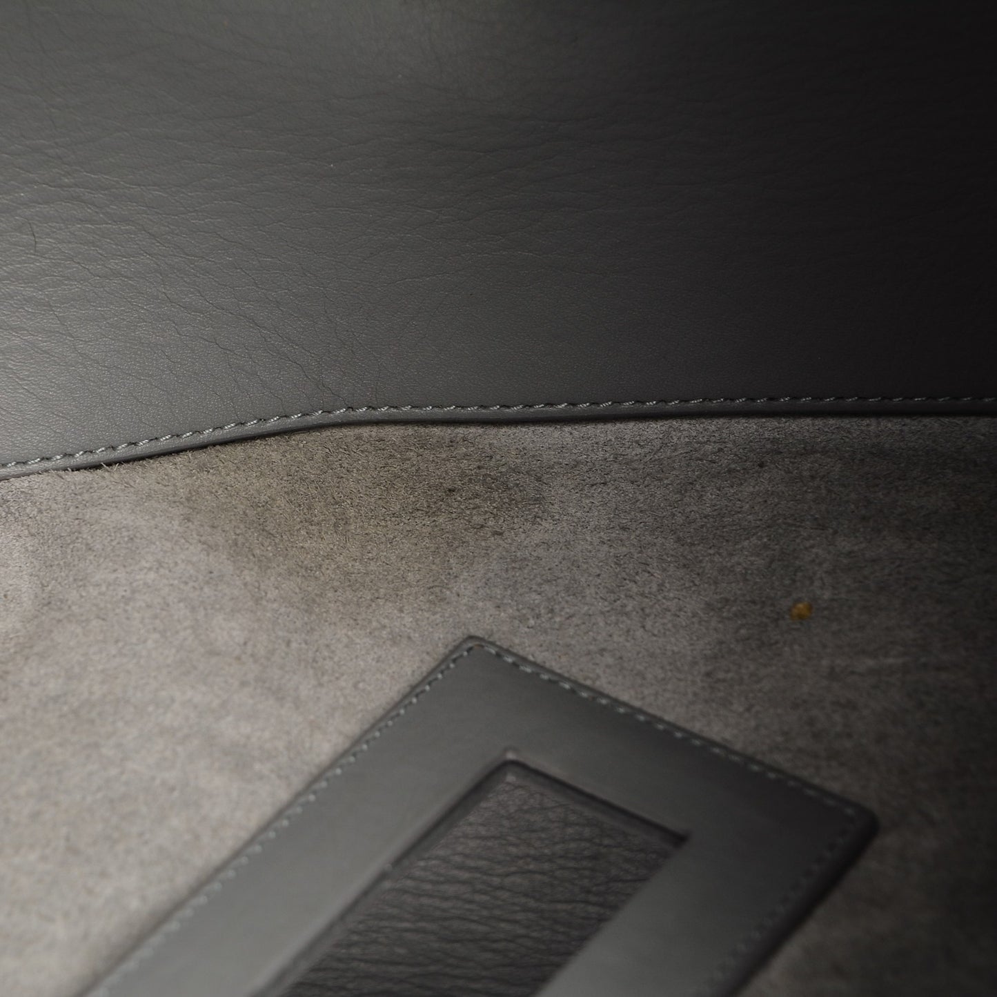 Veau Papier A4 Zip Around Tote Grey