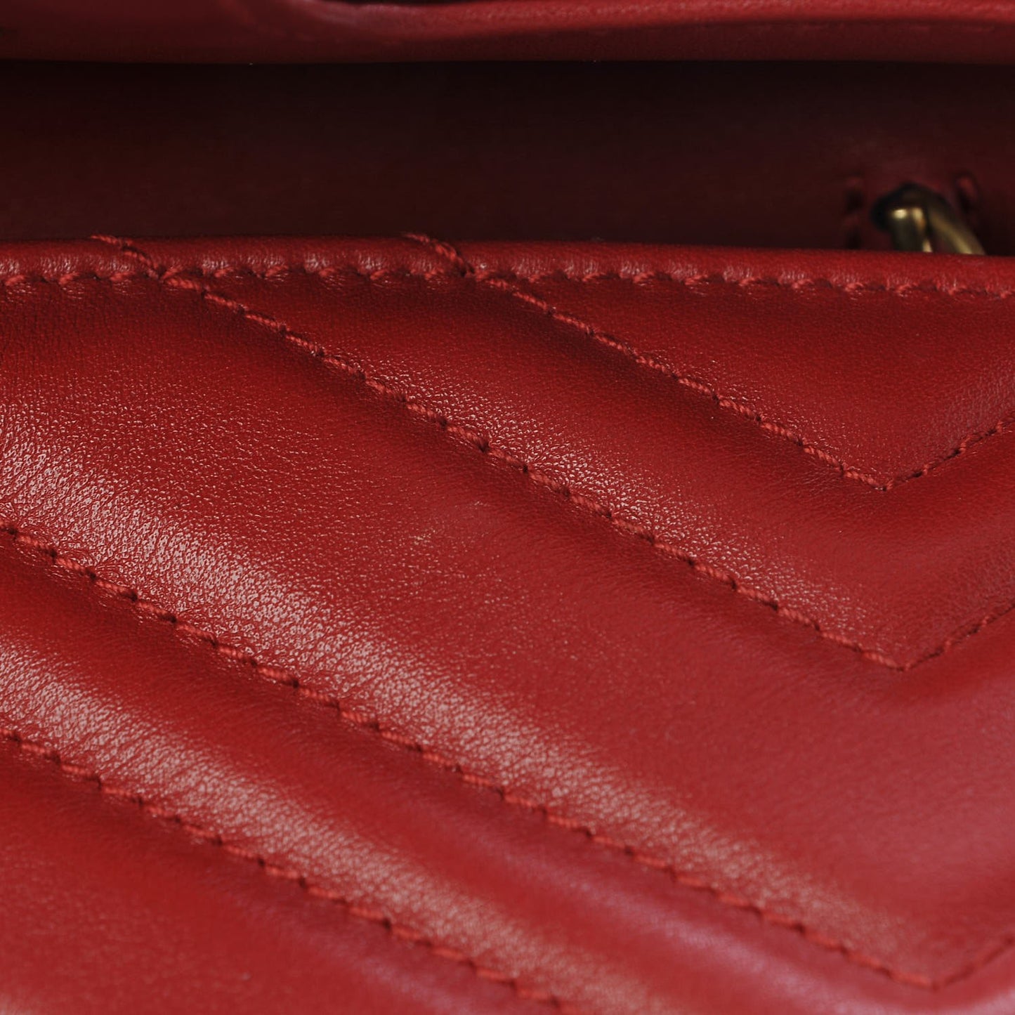 Calfskin Matelasse Super Mini GG Marmont Shoulder Bag Hibiscus Red