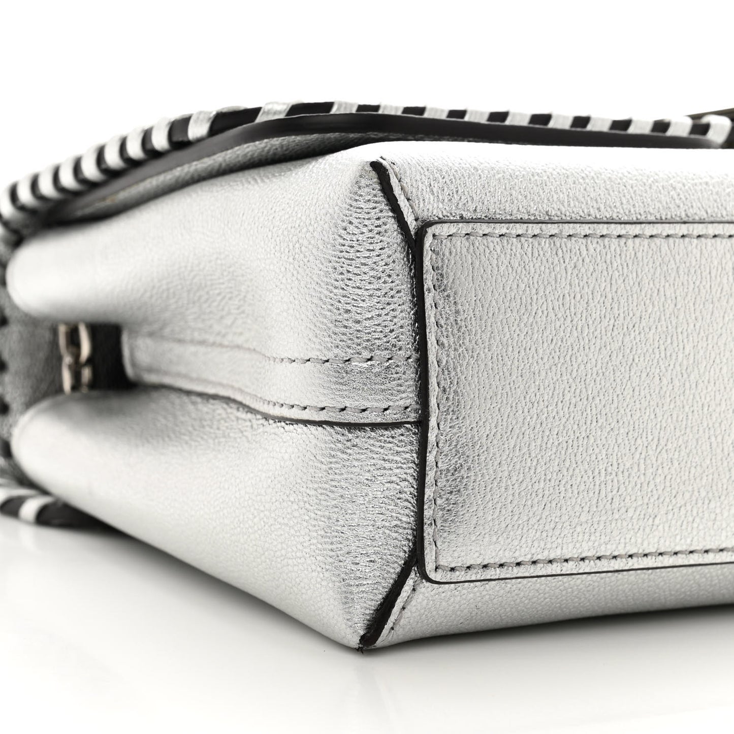 Cuir Plume Ecume Very Chain Bag Argent