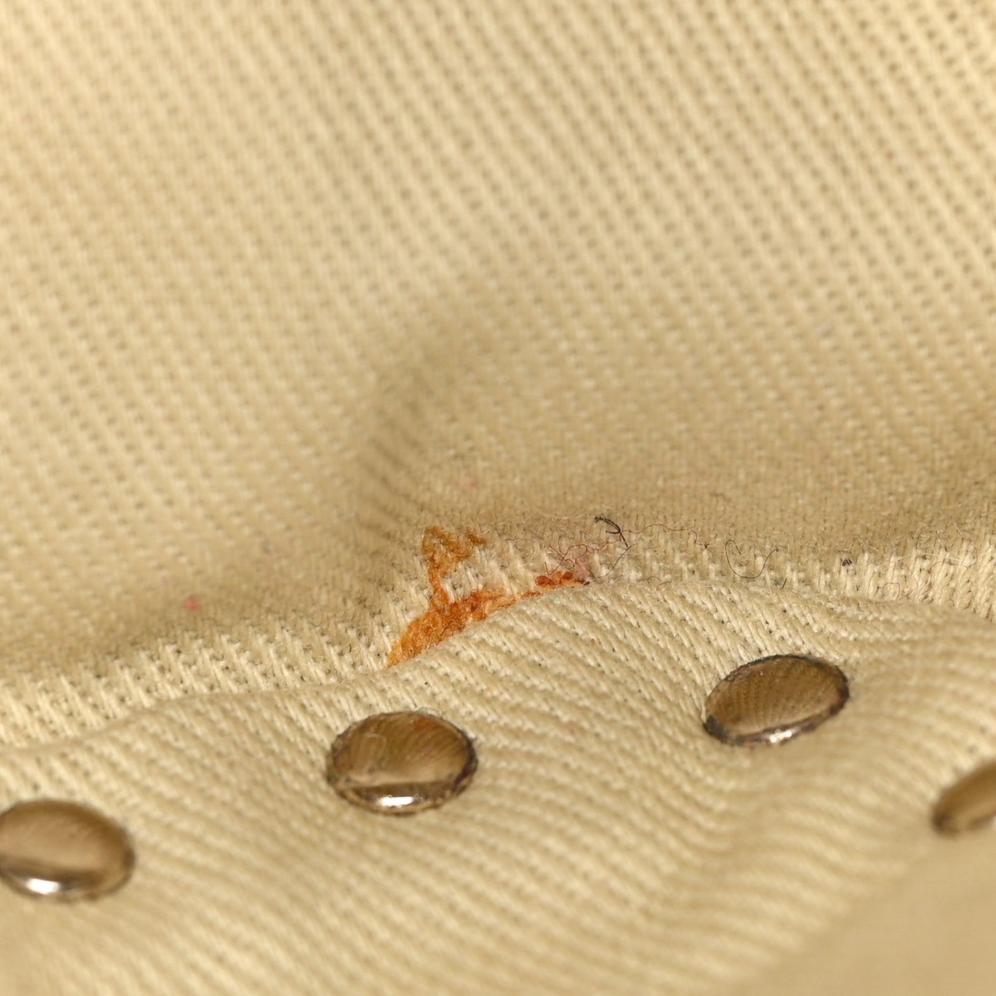 Vitello Medium Rockstud Tote London Stone