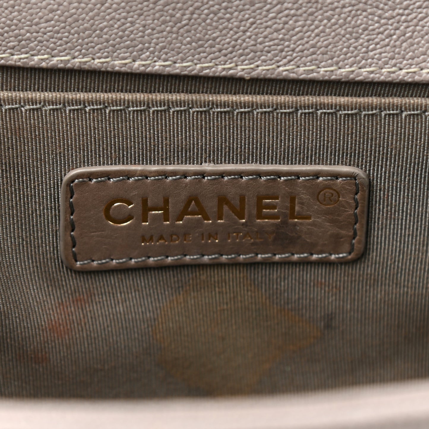 Caviar Quilted Medium Boy Flap Light Grey