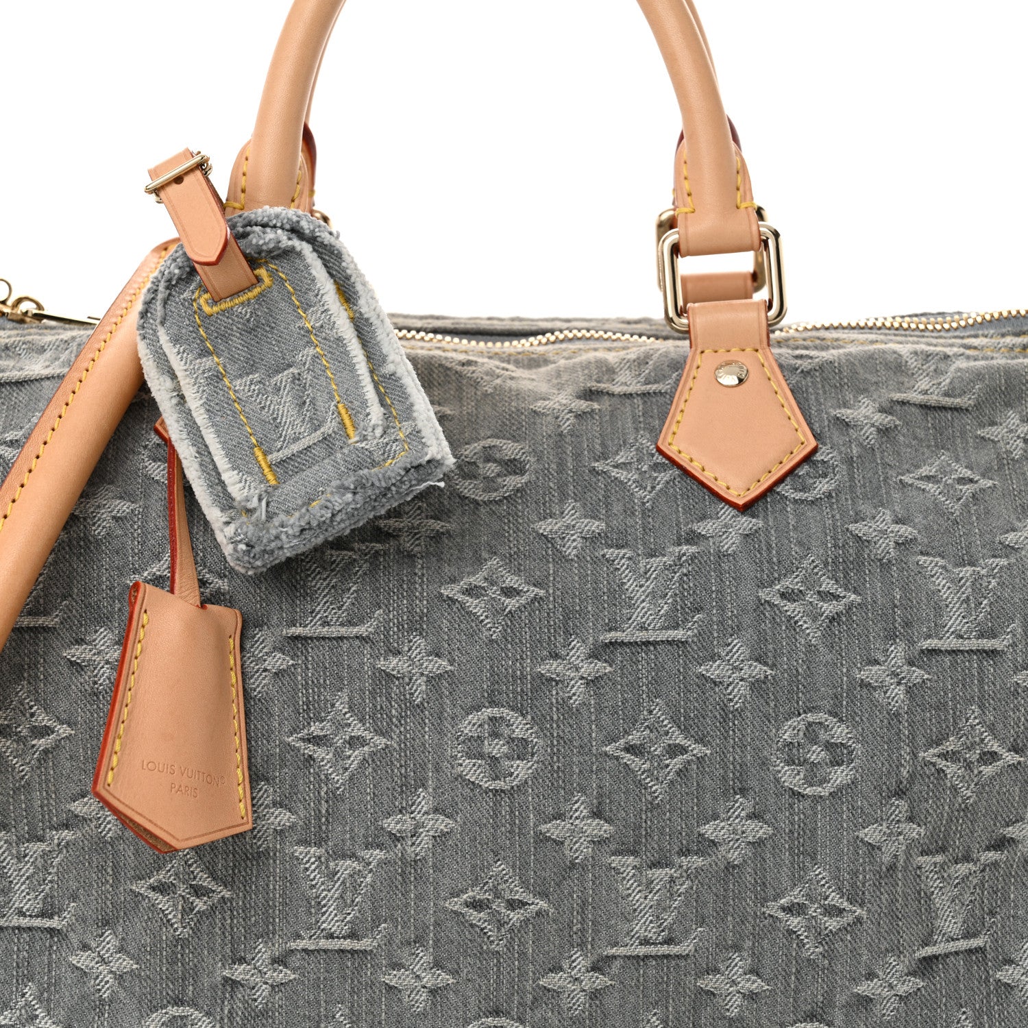 Louis Vuitton グレー ボディバッグ Louis Vuitton M30951 Taiga Shoulder Bag Cross body bag gray