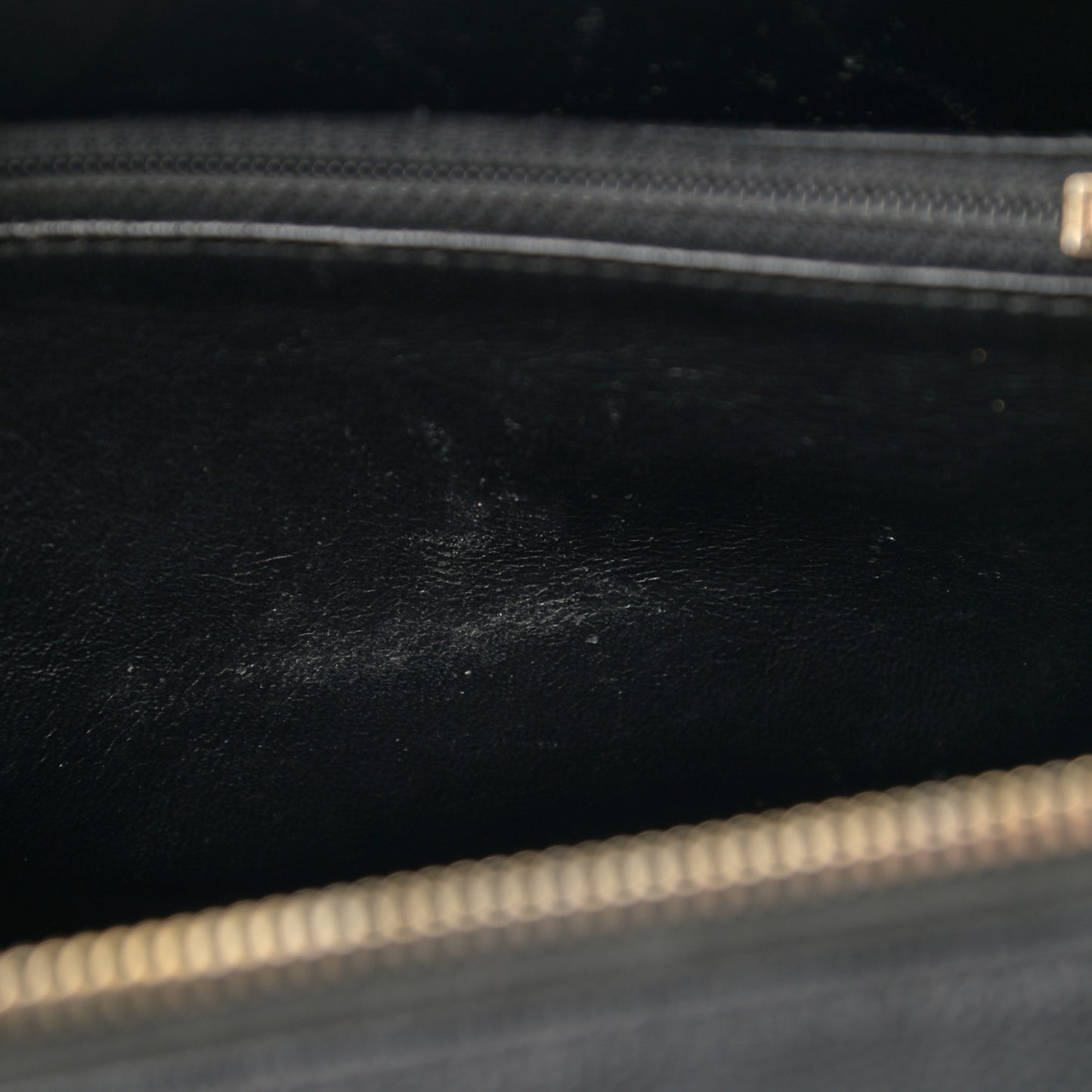 Caviar Quilted Medium CC Filigree Vanity Case Black