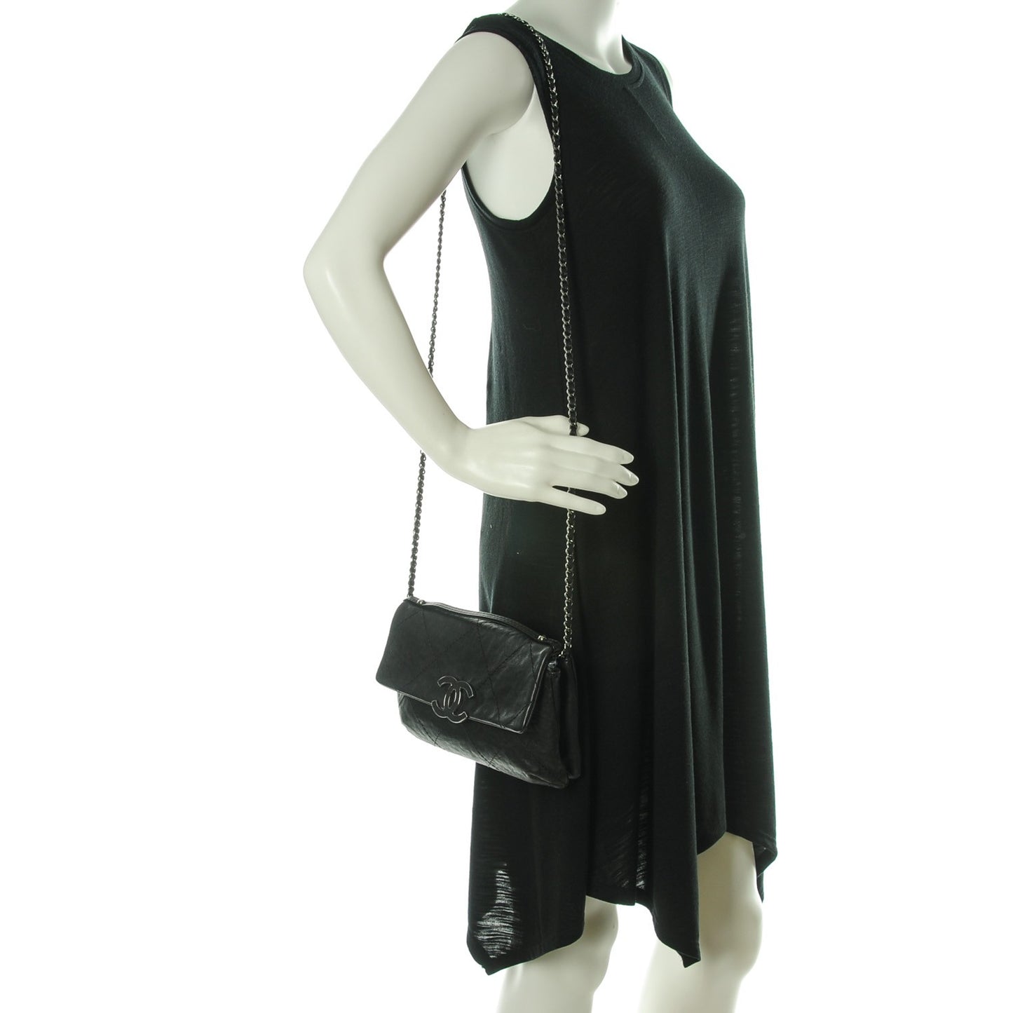 Washed Calfskin Diamond Stitch Hamptons Clutch With Chain Black