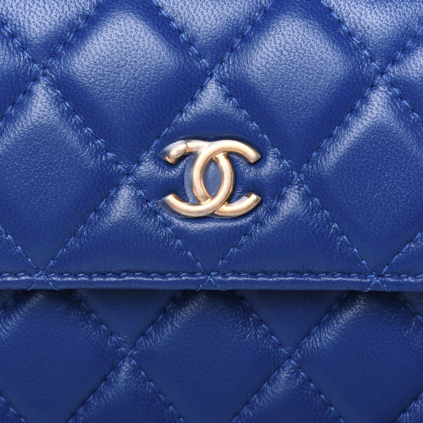 Lambskin Quilted Pearl Crush Clutch With Chain Blue