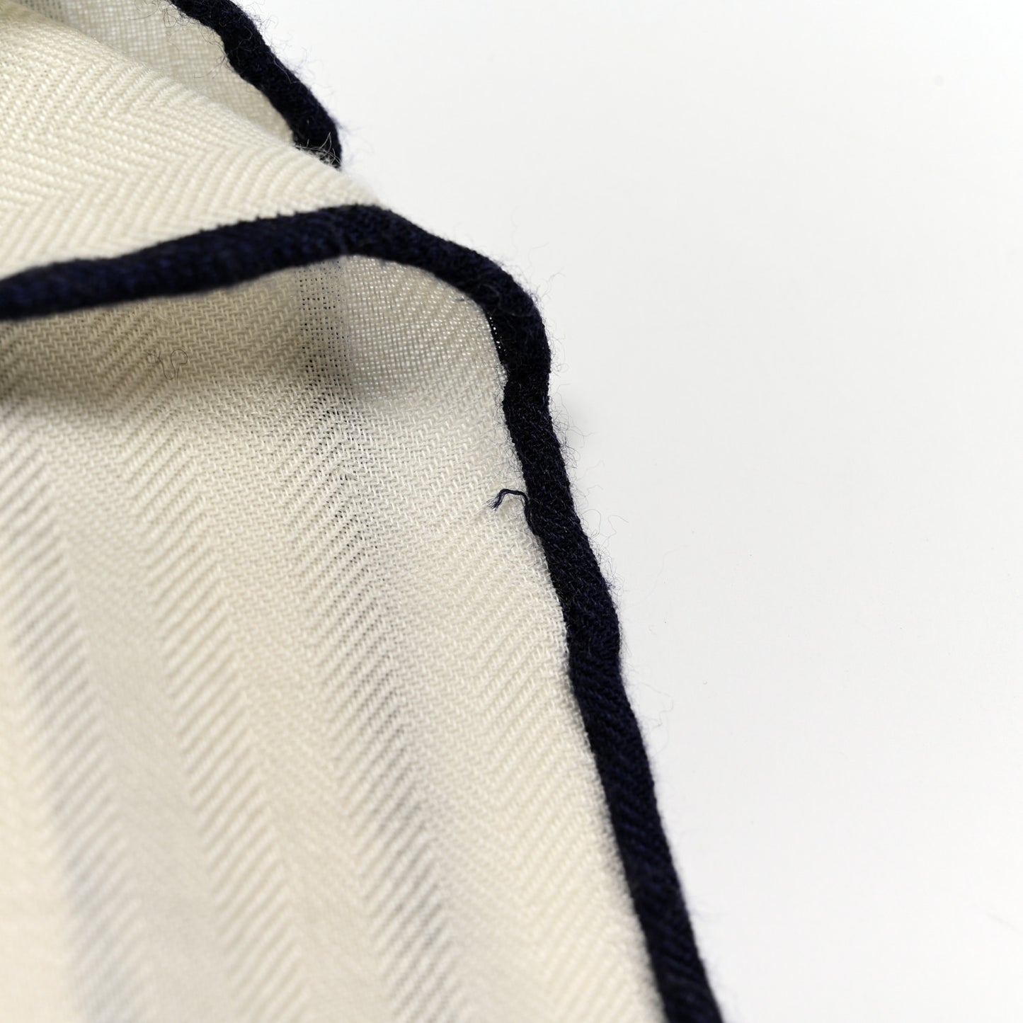 Cashmere Silk Une Rose Pour Alma Shawl 140
