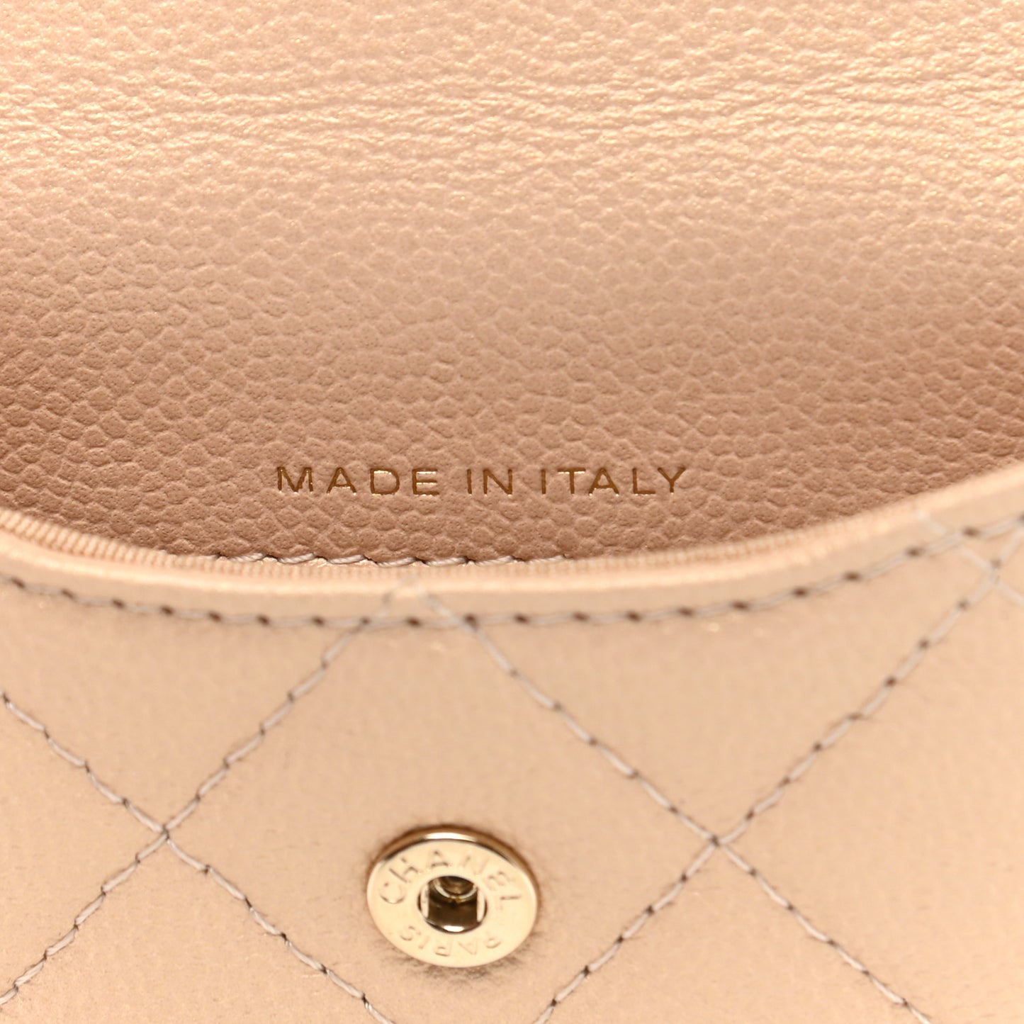 Iridescent Caviar Quilted Pearl Card Holder On Chain Beige