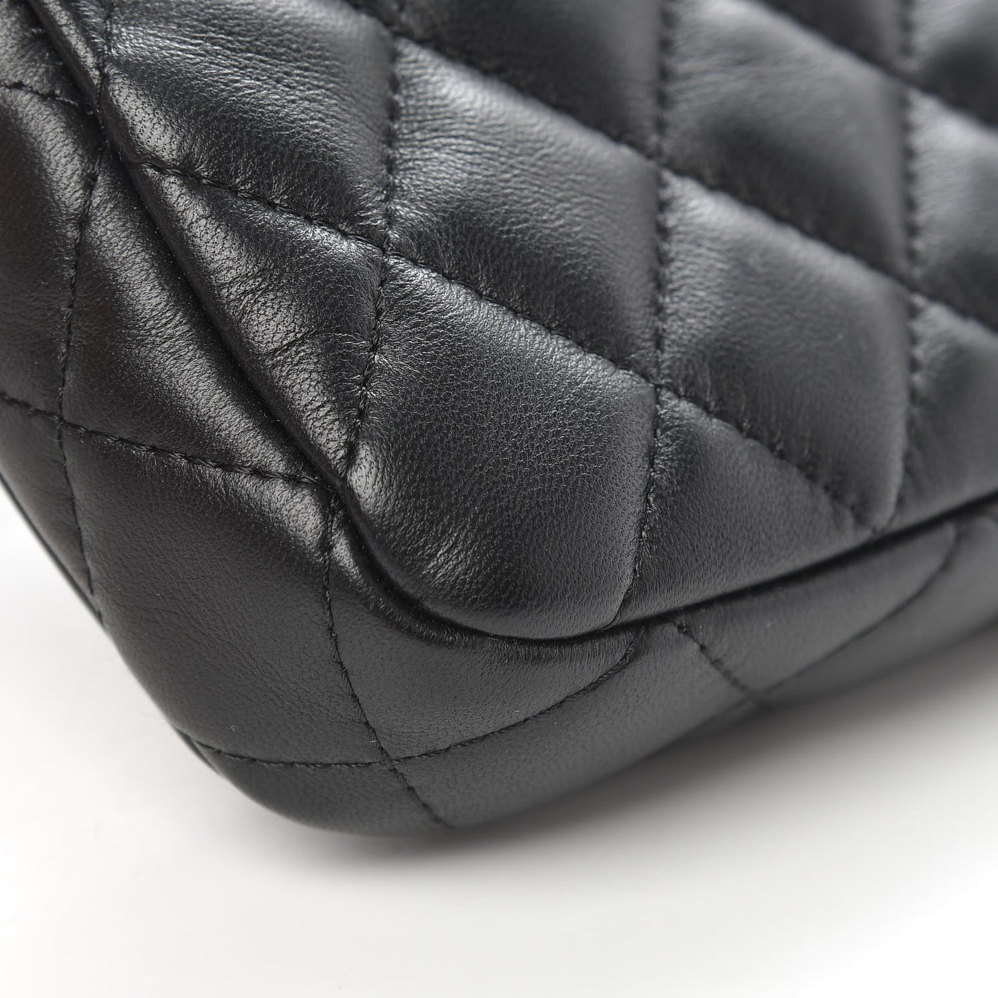 Lambskin Quilted Small Clutch With Chain Black