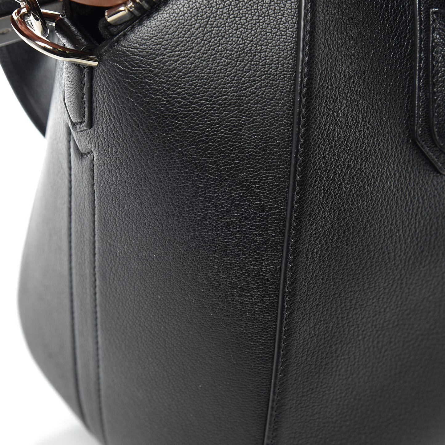 Sugar Goatskin Medium Antigona Black