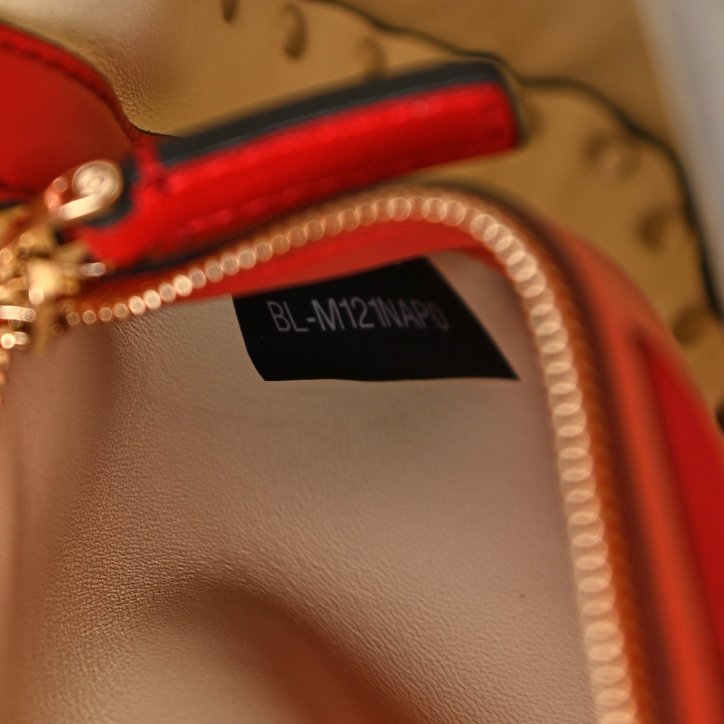 Nappa Maxi Rockstud Spike Shoulder Bag Light Ivory