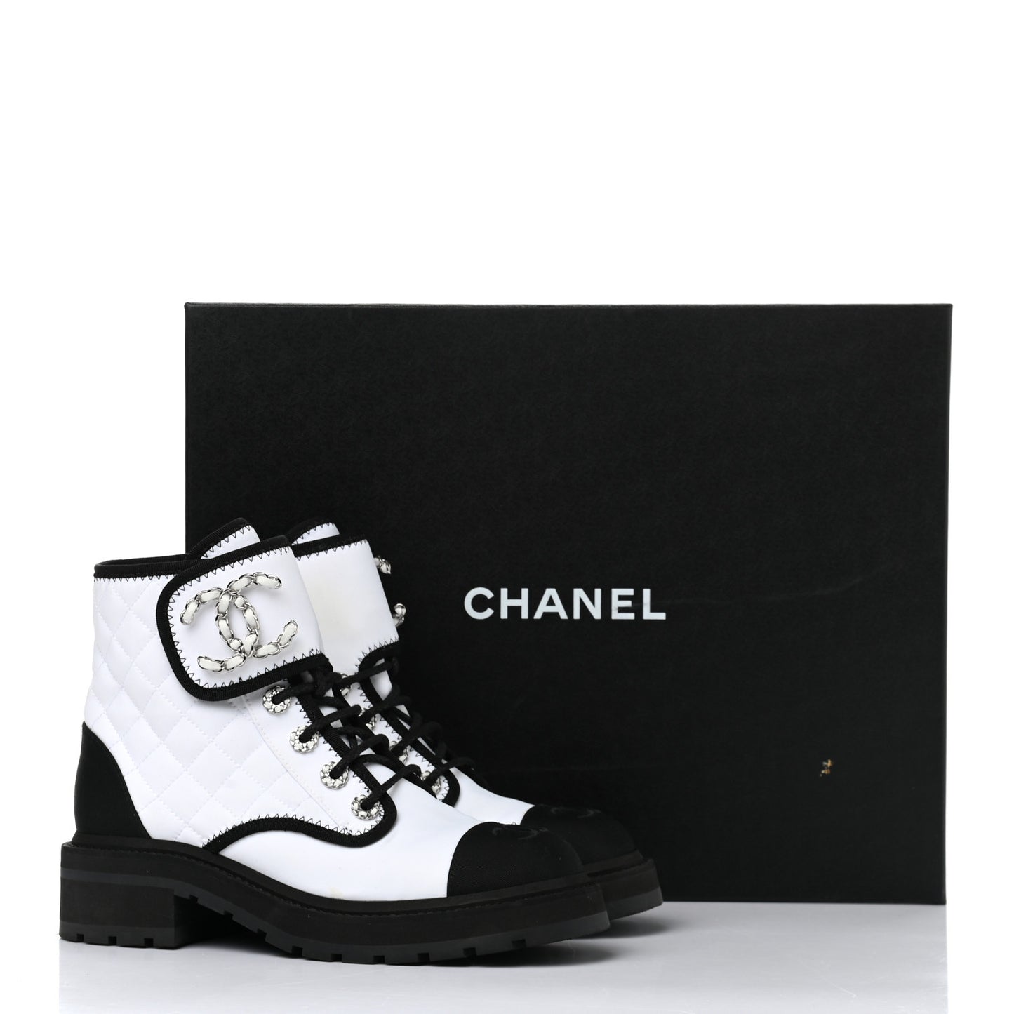 Shiny Goatskin Calfskin Quilted Lace Up Combat Boots 37.5 White Black