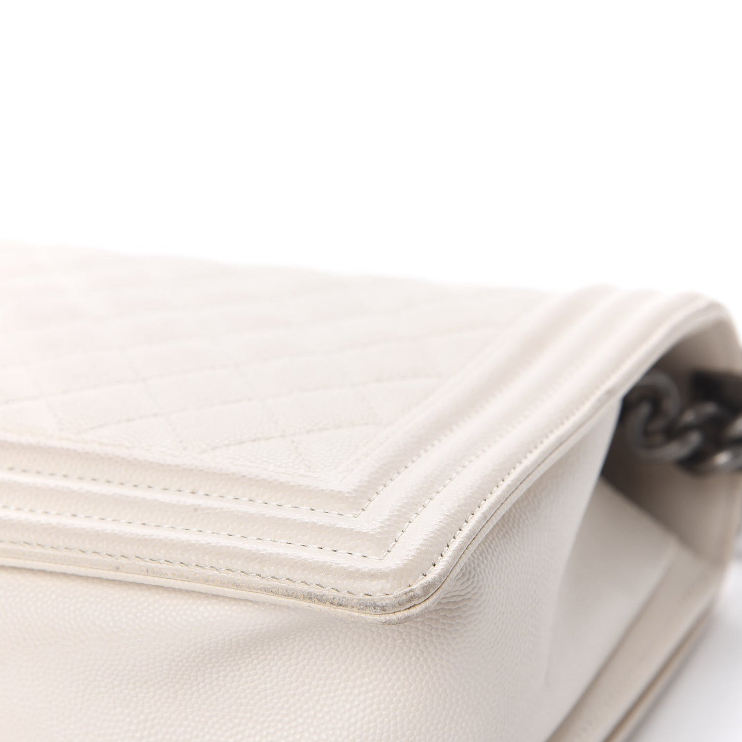 Caviar Quilted Medium Boy Flap Ivory