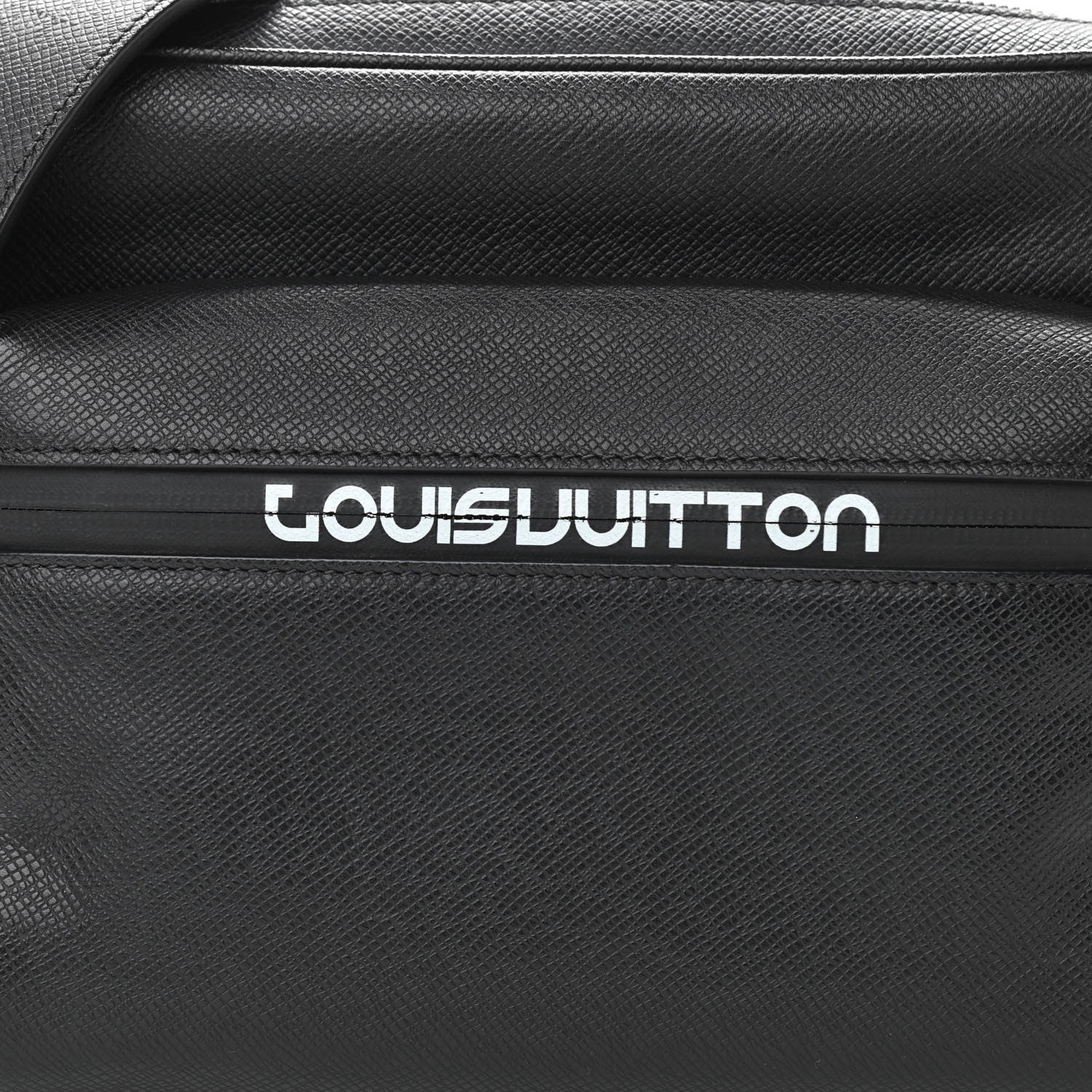 Louis Vuitton Taiga Outdoor Messenger PM Black 6 of 8