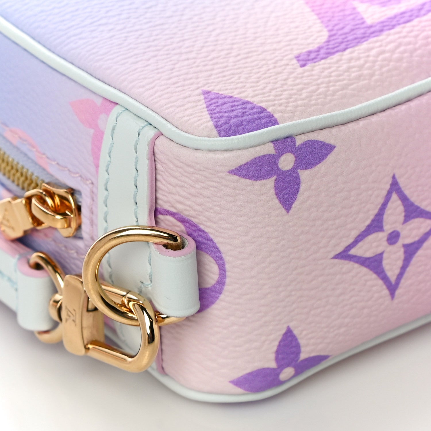 Louis Vuitton Monogram Giant Spring In The City Wapity Case Sunrise Pastel 8 of 10